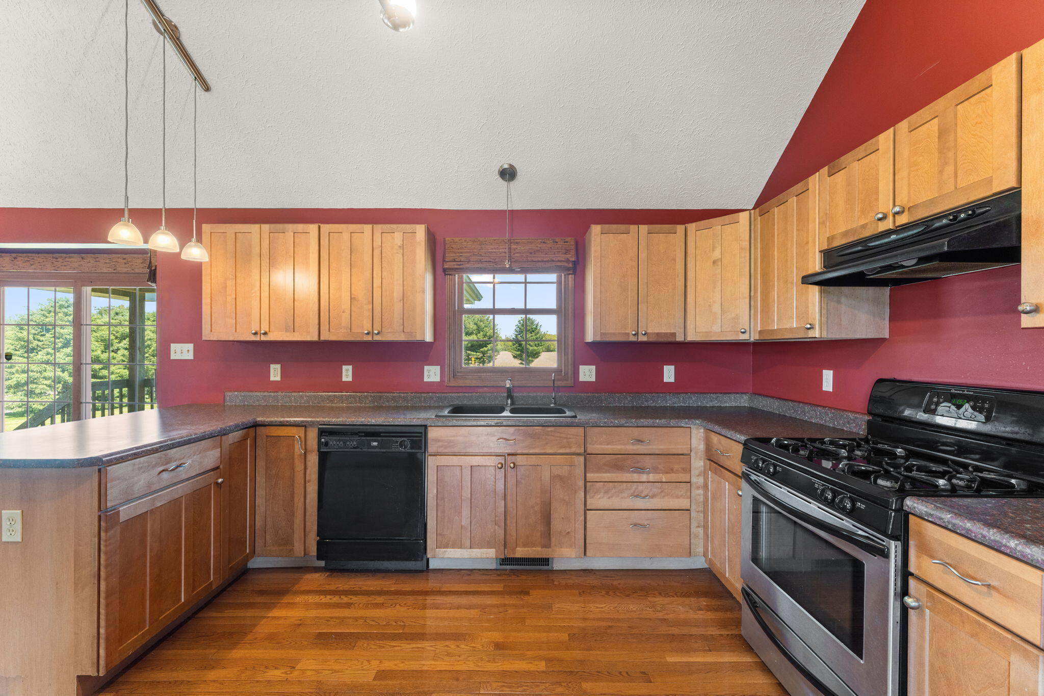 919 Plantation Road, Valparaiso, IN 46385; Image #4