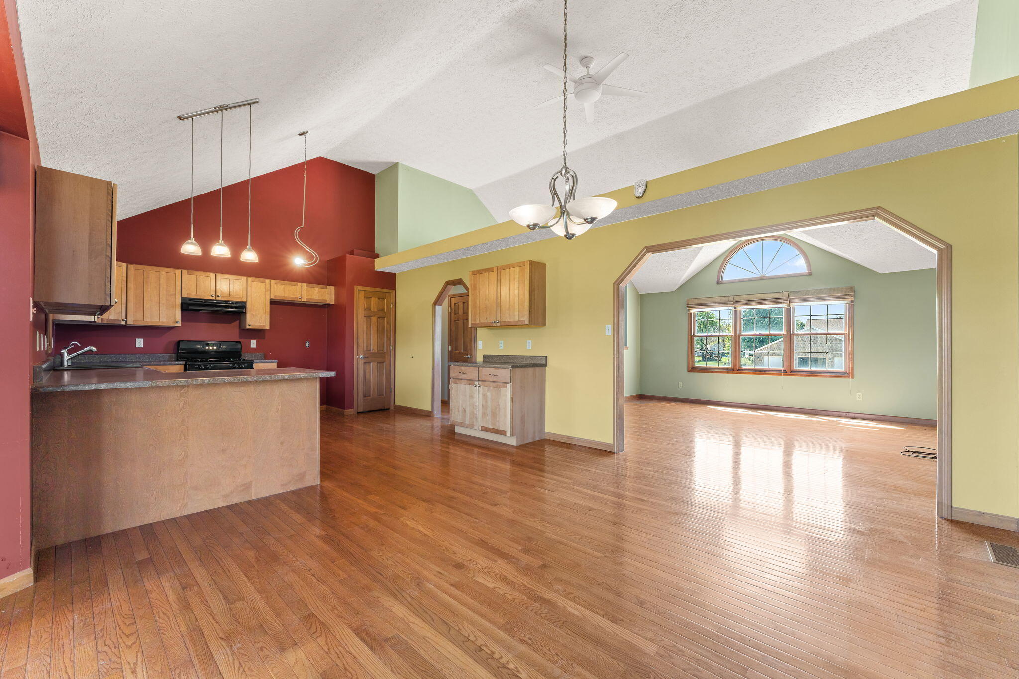 919 Plantation Road, Valparaiso, IN 46385; Image #5