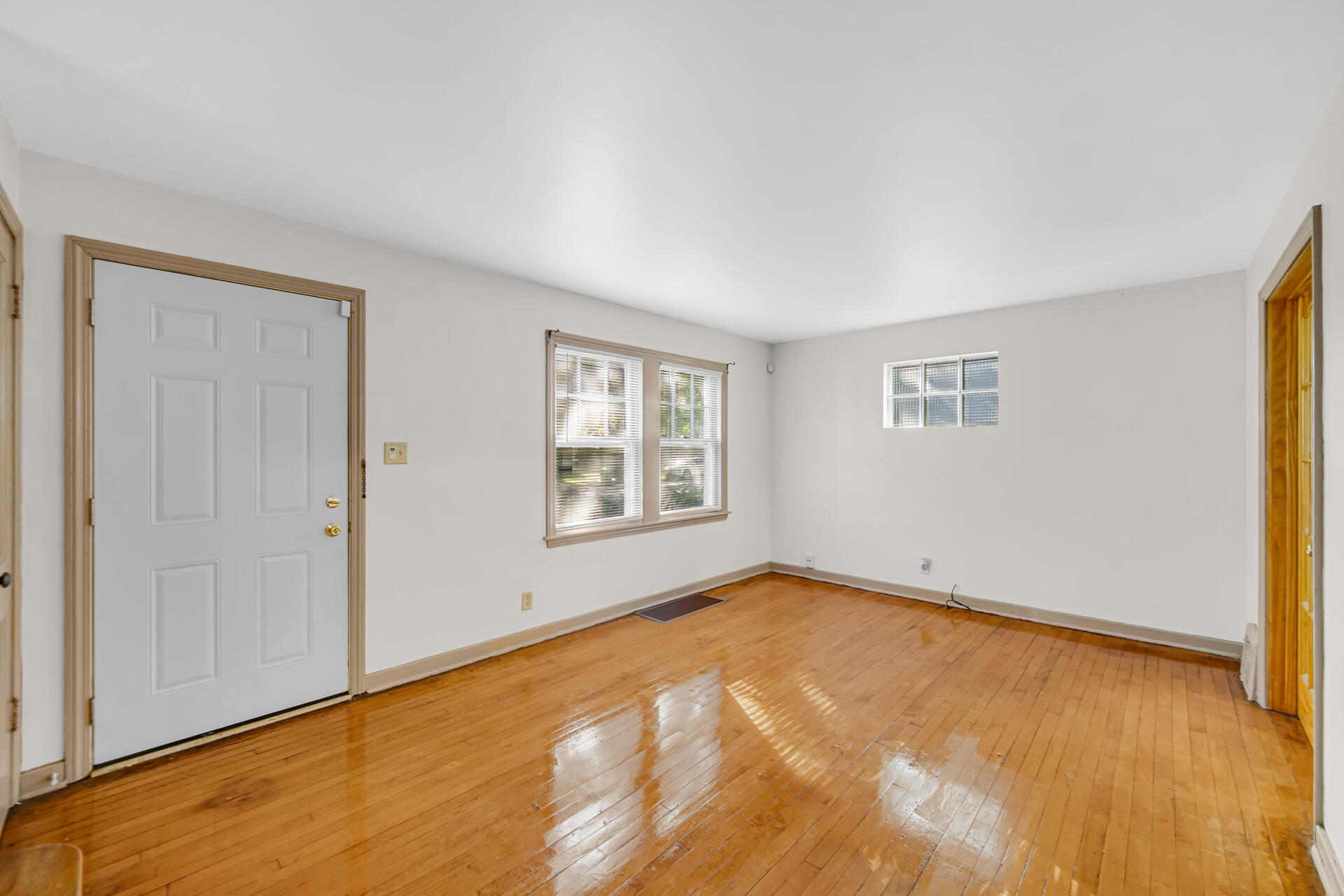 3752 Tyler Street, Gary, IN 46408; Image #5