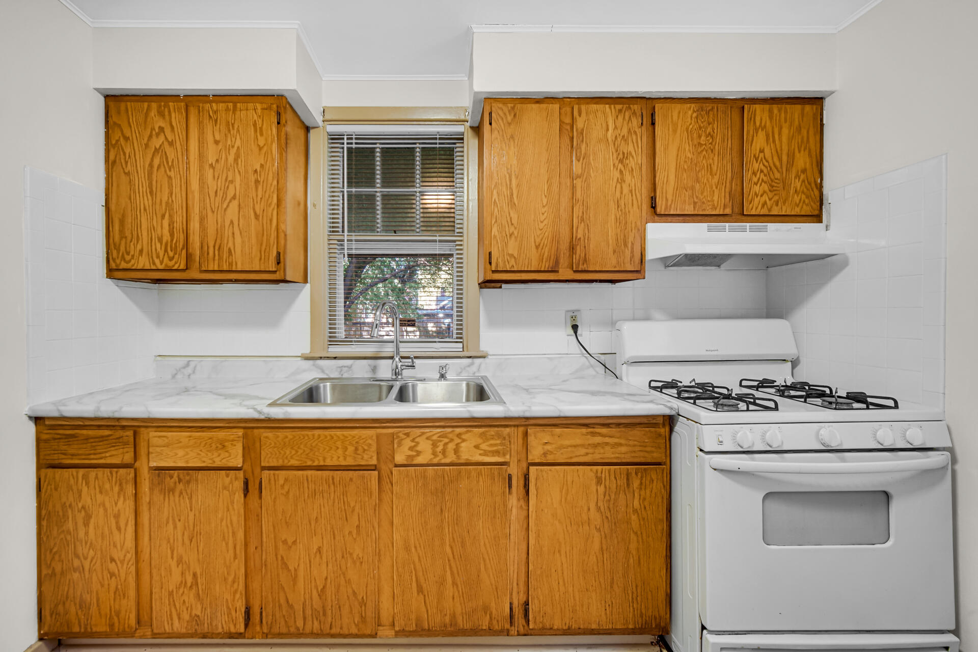 3752 Tyler Street, Gary, IN 46408; Image #9