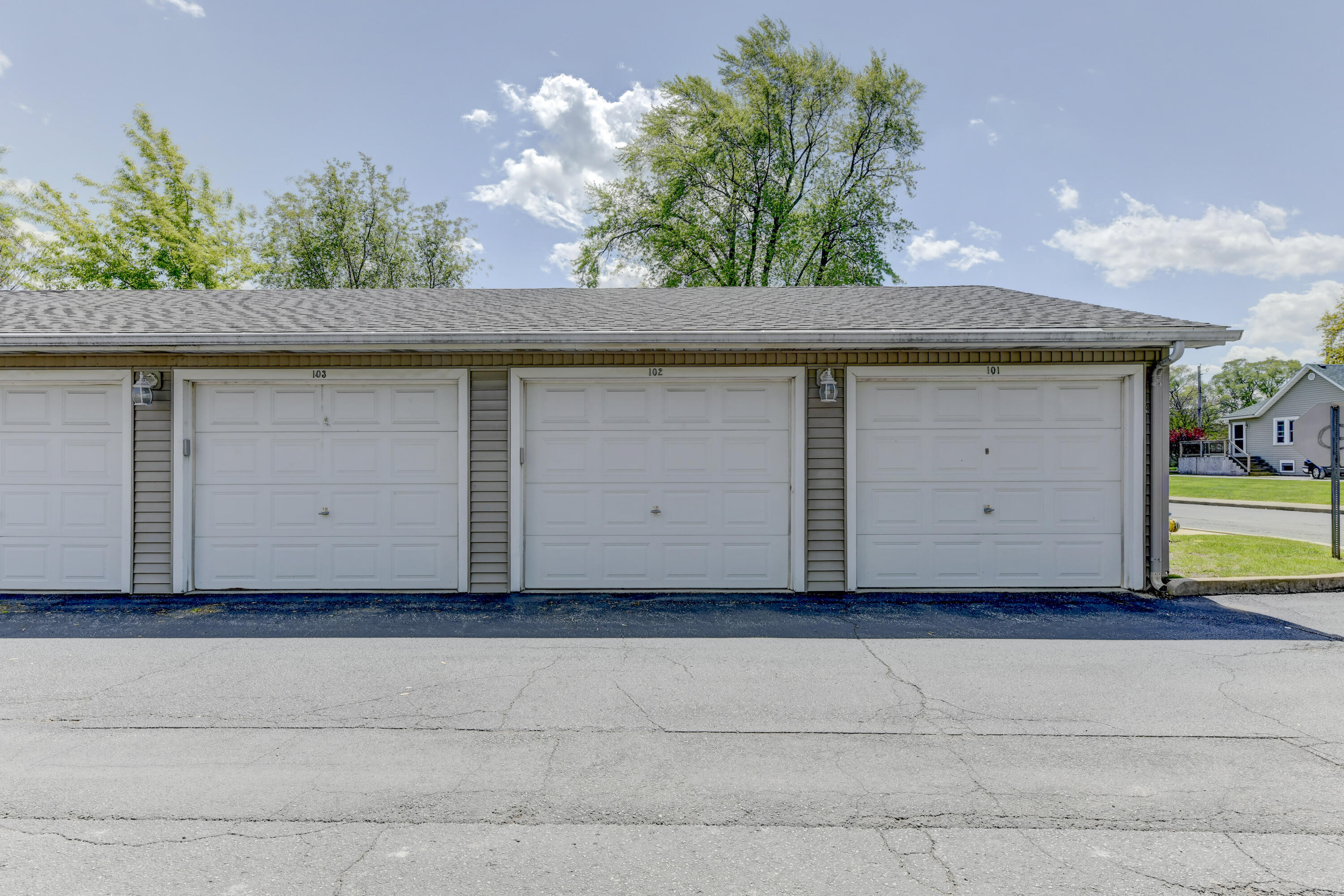 2515 Longwood Drive, Highland, IN #102, 46322; Image #17