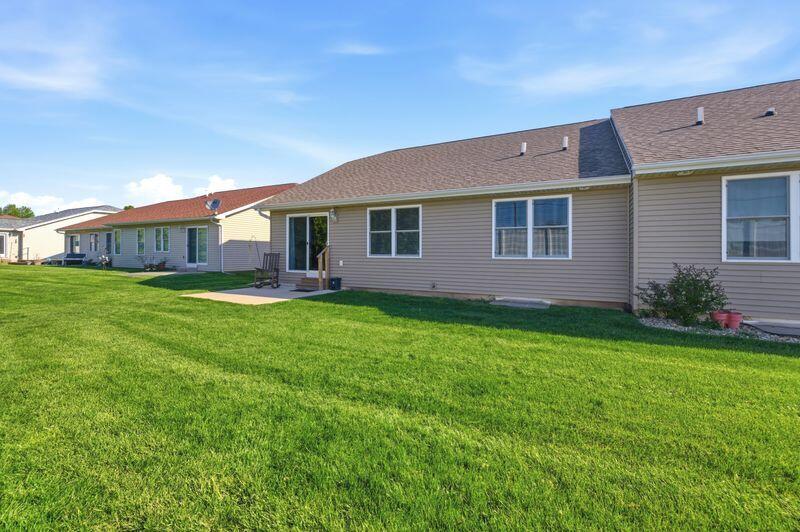 82 Prince William Court, La Porte, IN 46350; Image #2
