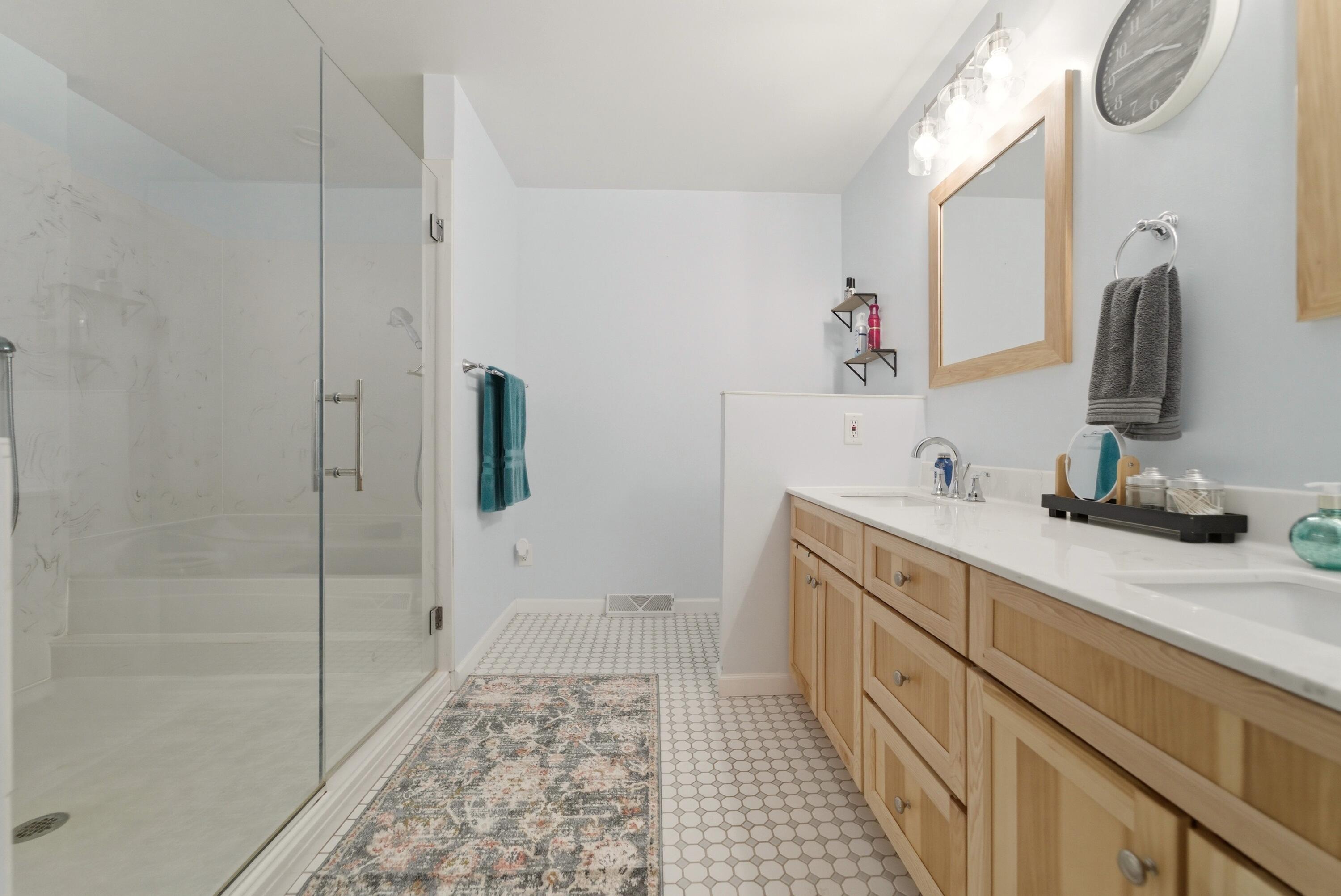 11917 N 470 E, DeMotte, IN #6, 46310; Image #16