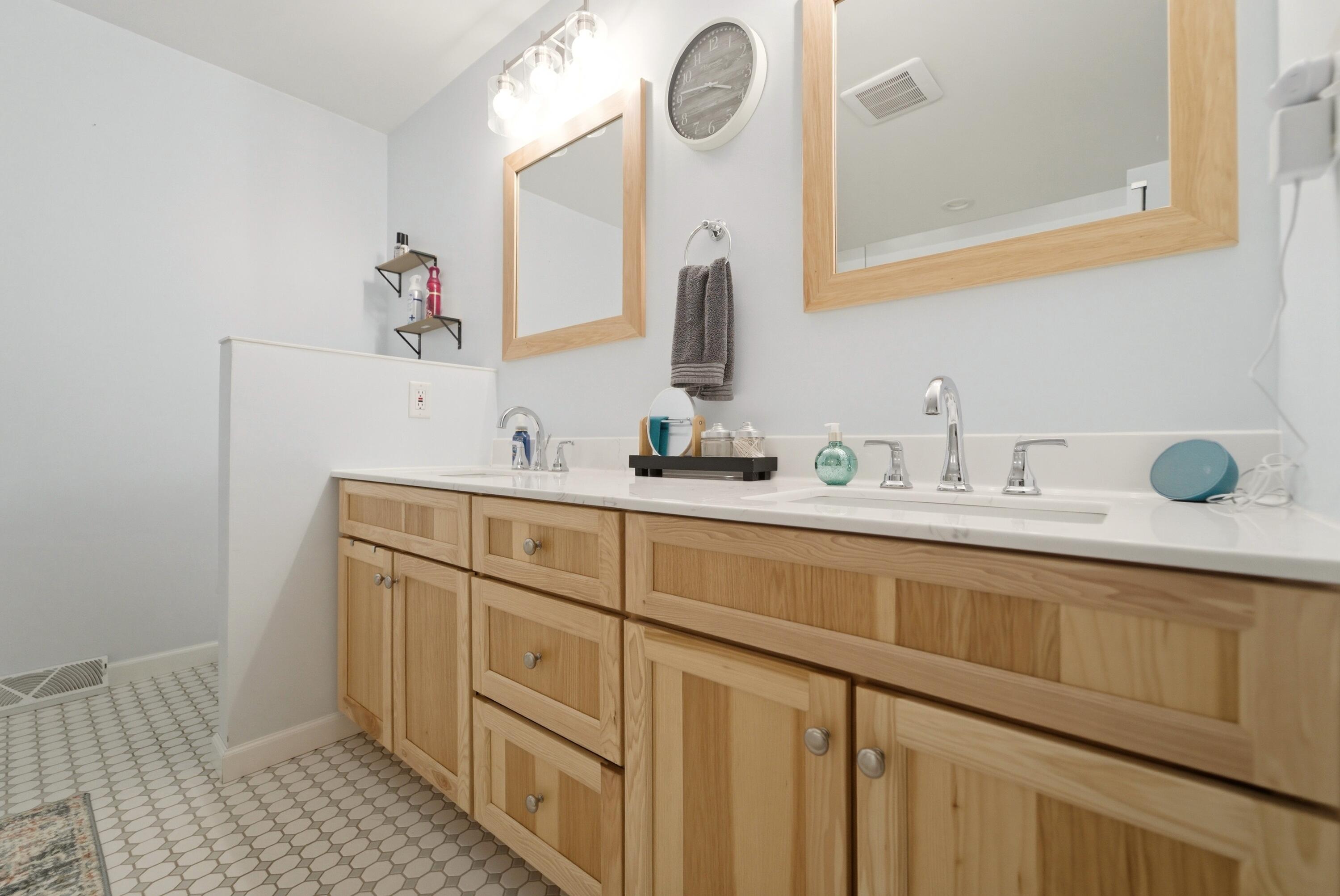 11917 N 470 E, DeMotte, IN #6, 46310; Image #17