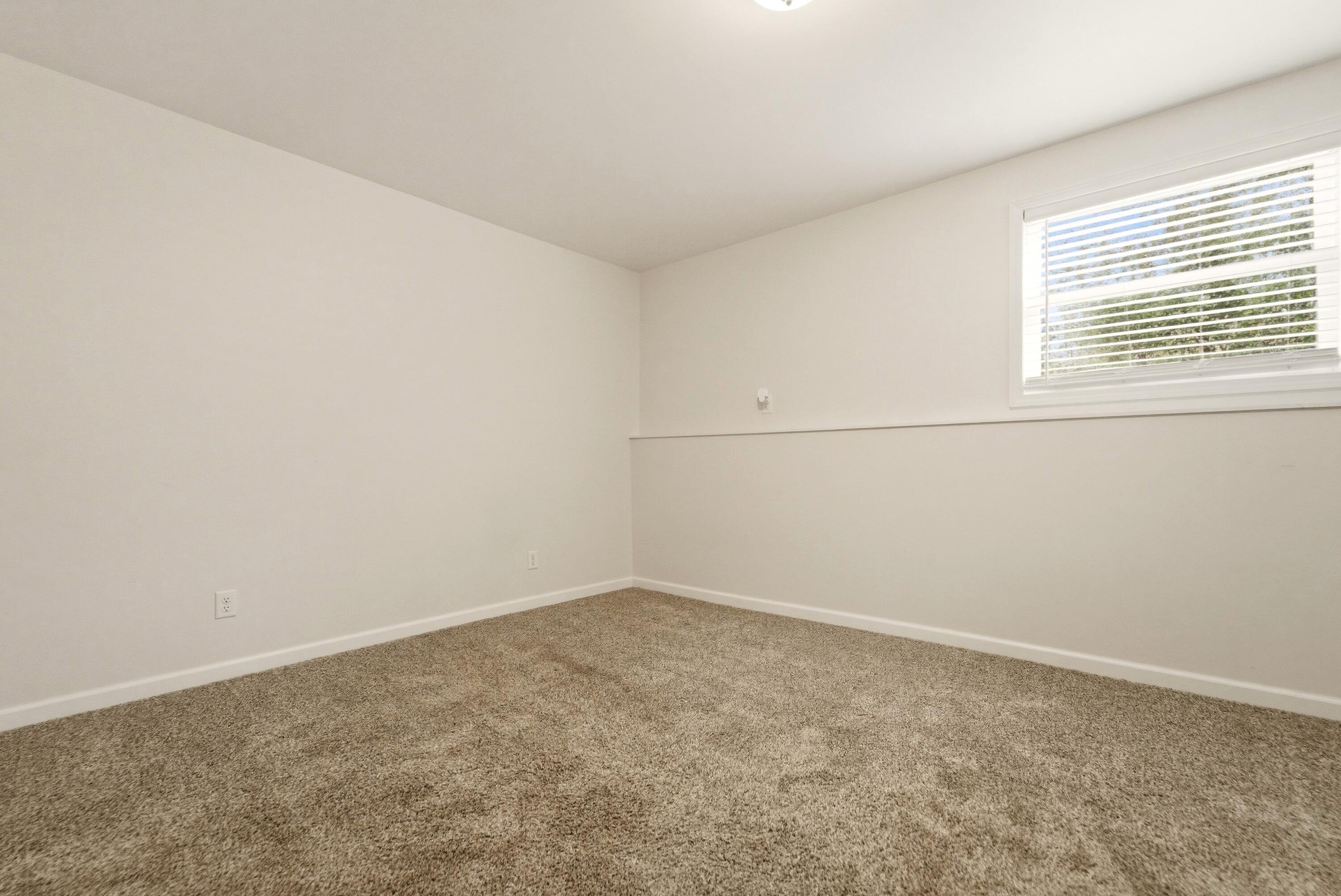 11917 N 470 E, DeMotte, IN #6, 46310; Image #25