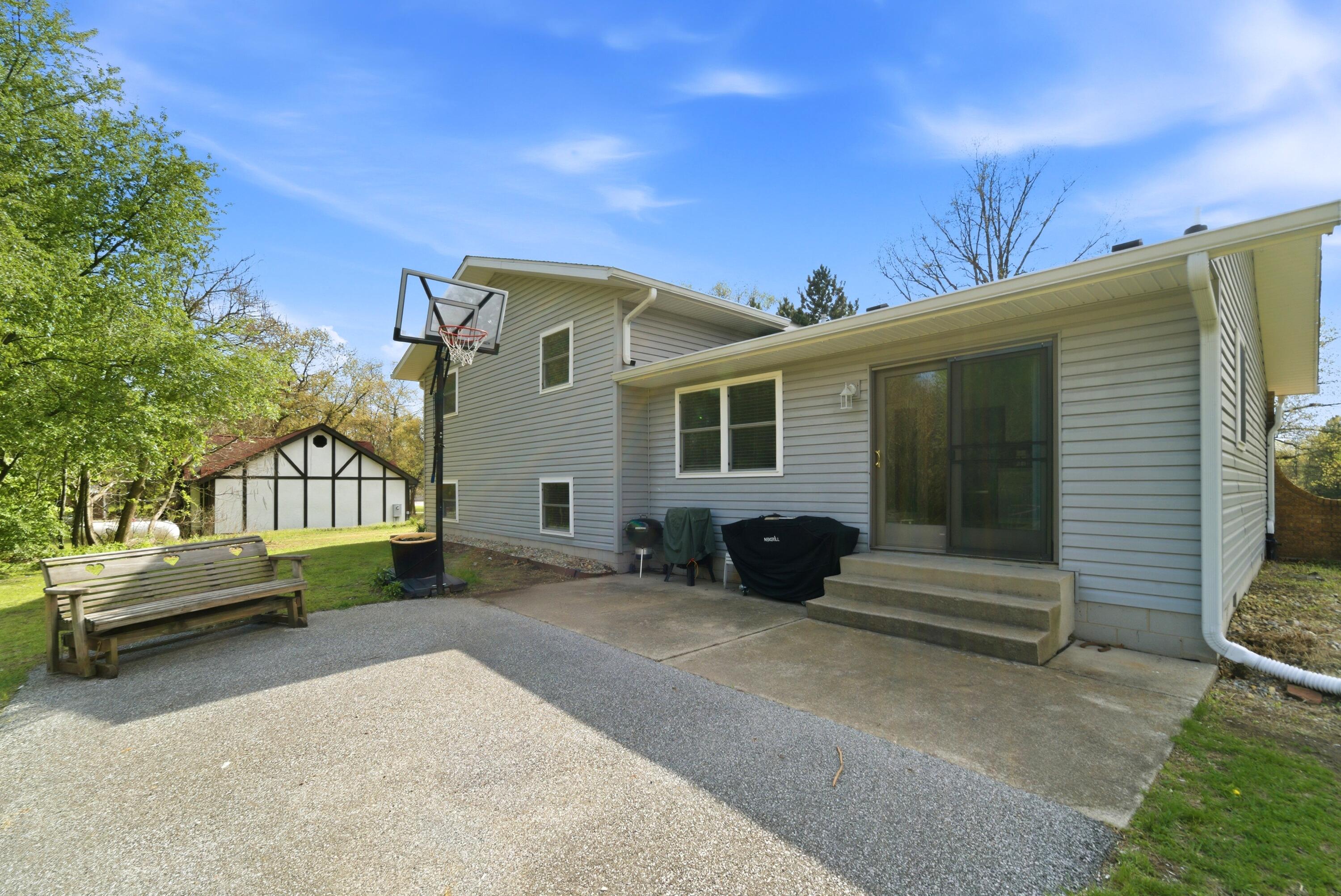 11917 N 470 E, DeMotte, IN #6, 46310; Image #29
