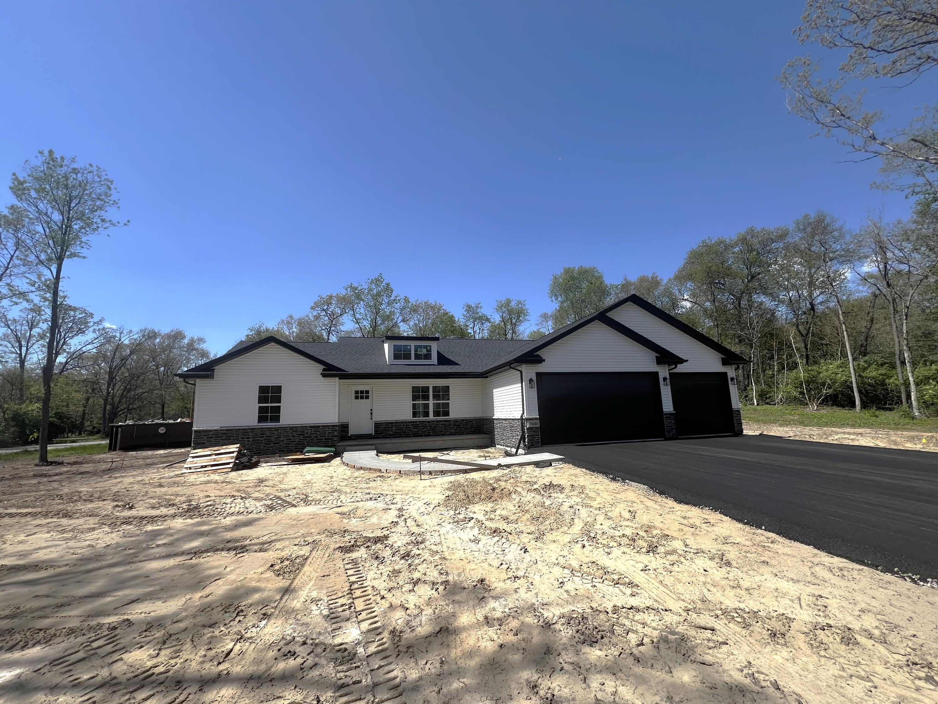 3640 Quail Run Drive N, Wheatfield, IN 46392; Image #39