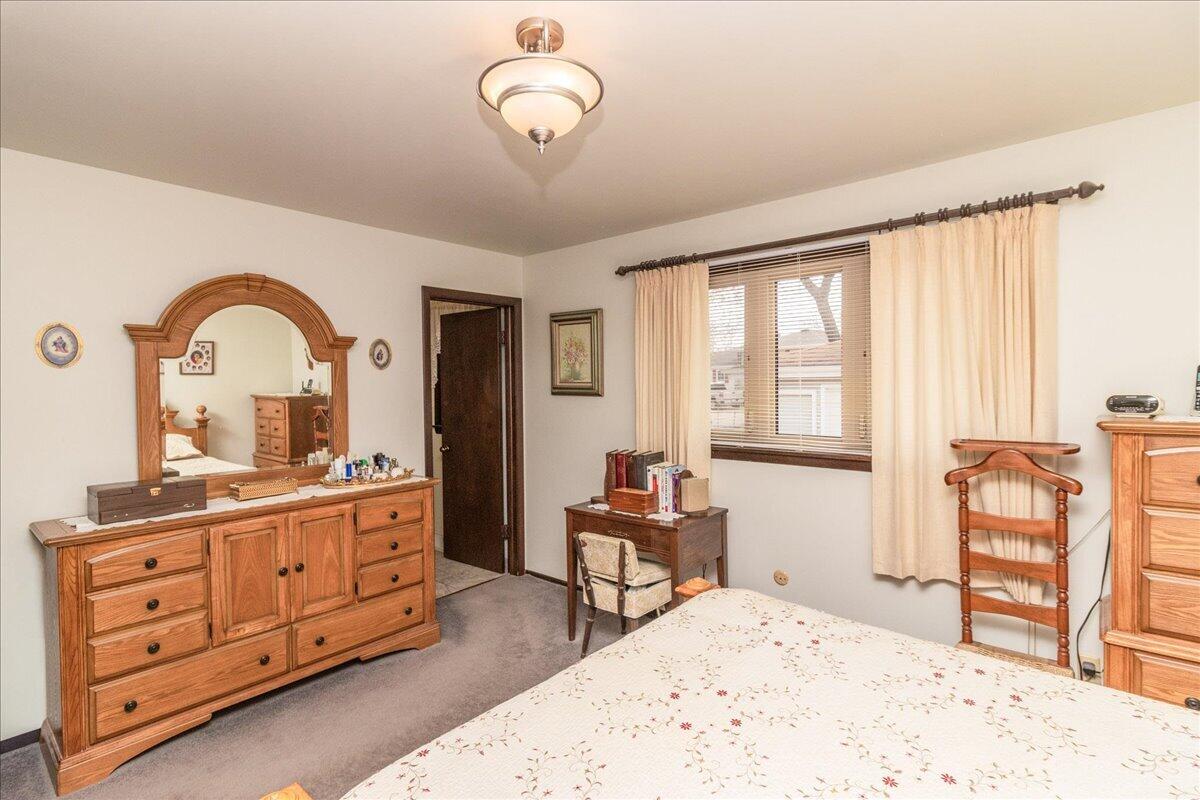9448 Northcote Avenue, Munster, IN 46321; Image #11