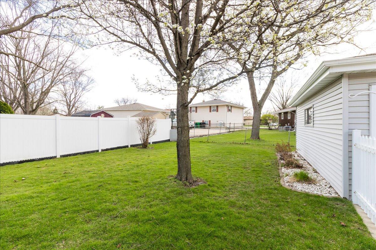 9448 Northcote Avenue, Munster, IN 46321; Image #21