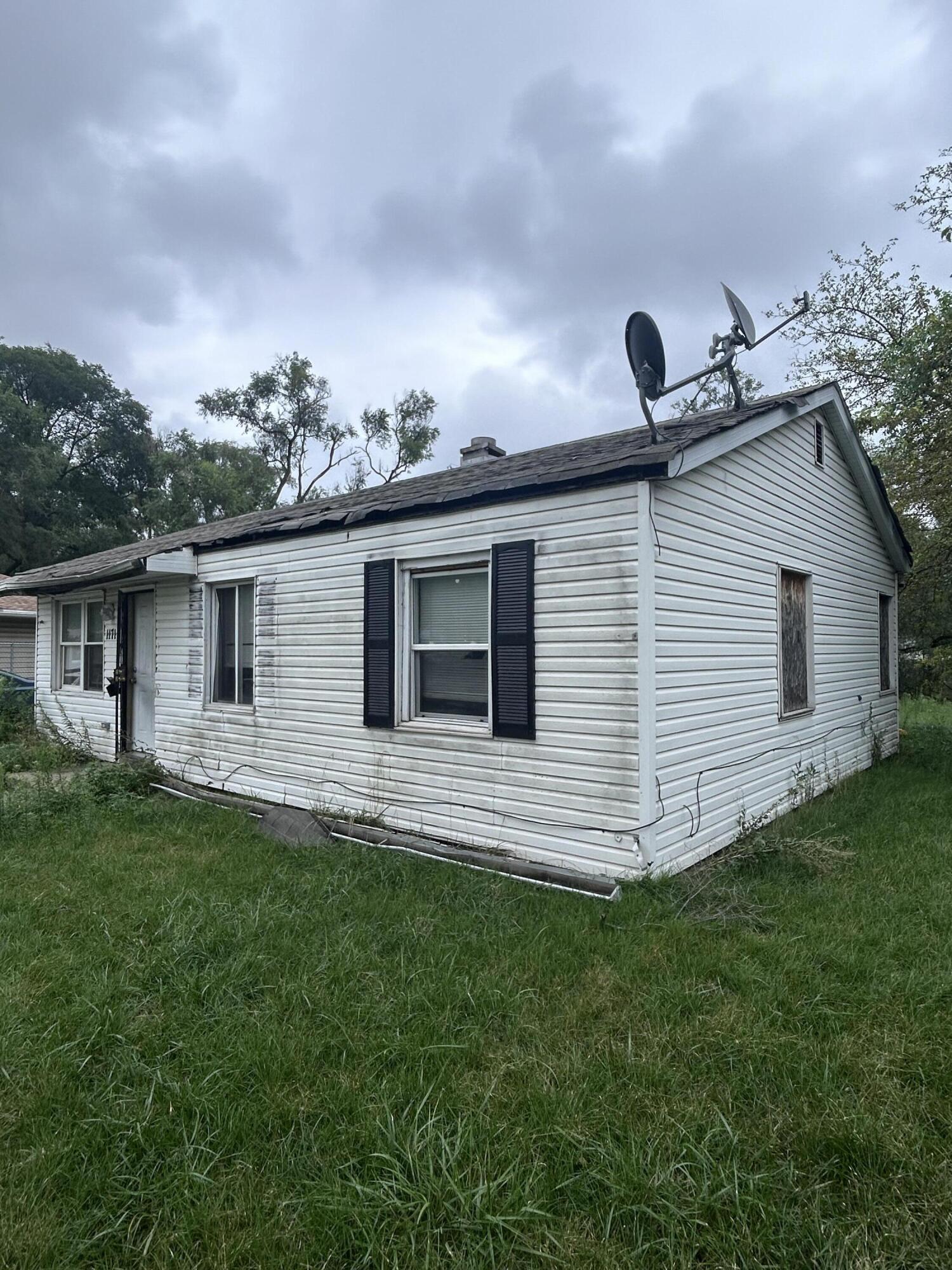 1171 Dearborn Circle, Gary, IN 46403; Image #2