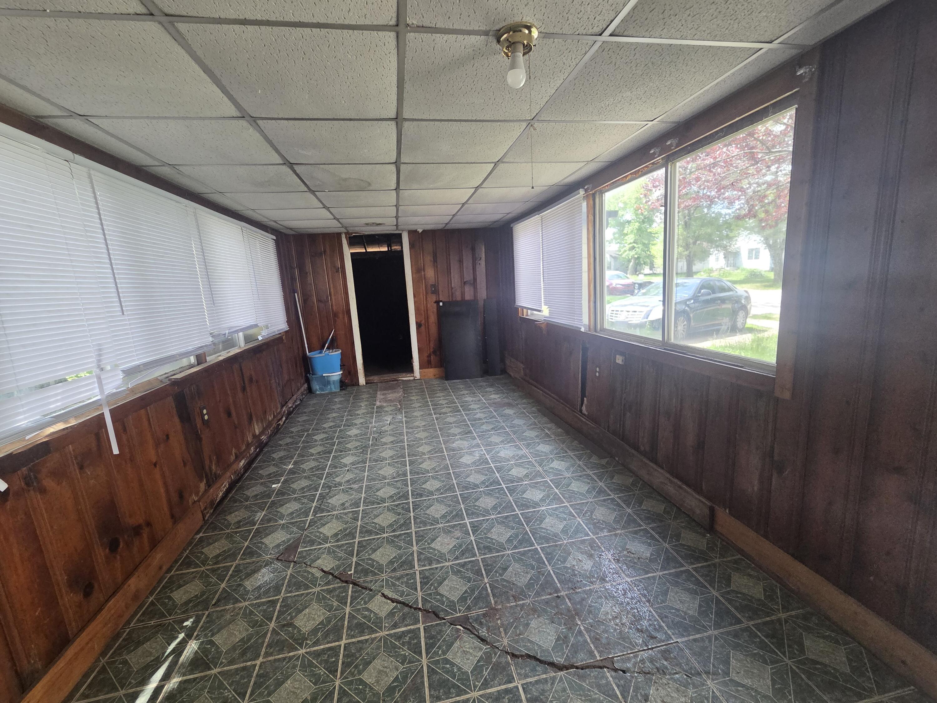 201 Johnson Street, Gary, IN 46402; Image #9