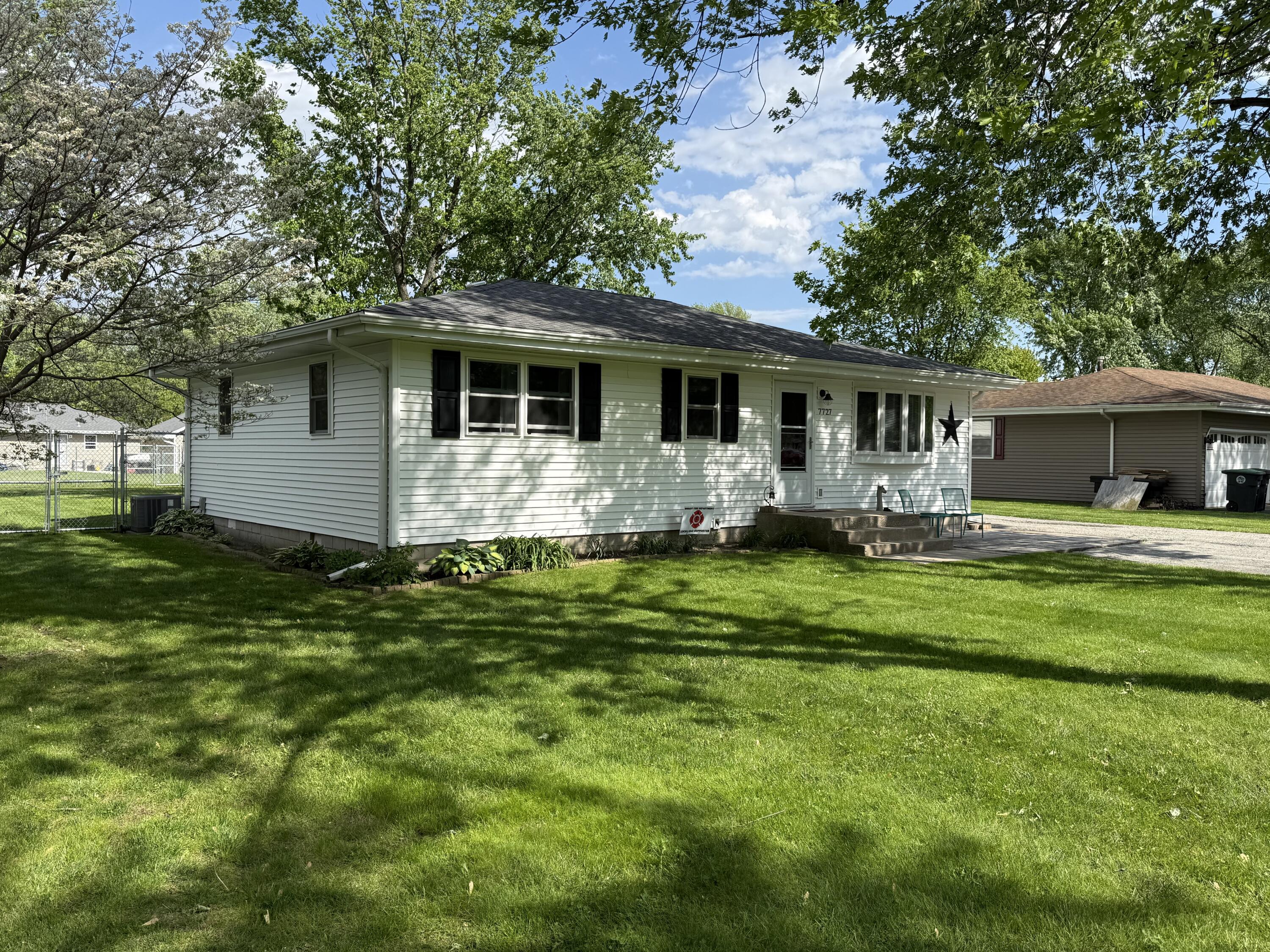 7727 Dakota Street, Merrillville, IN 46410; Image #4