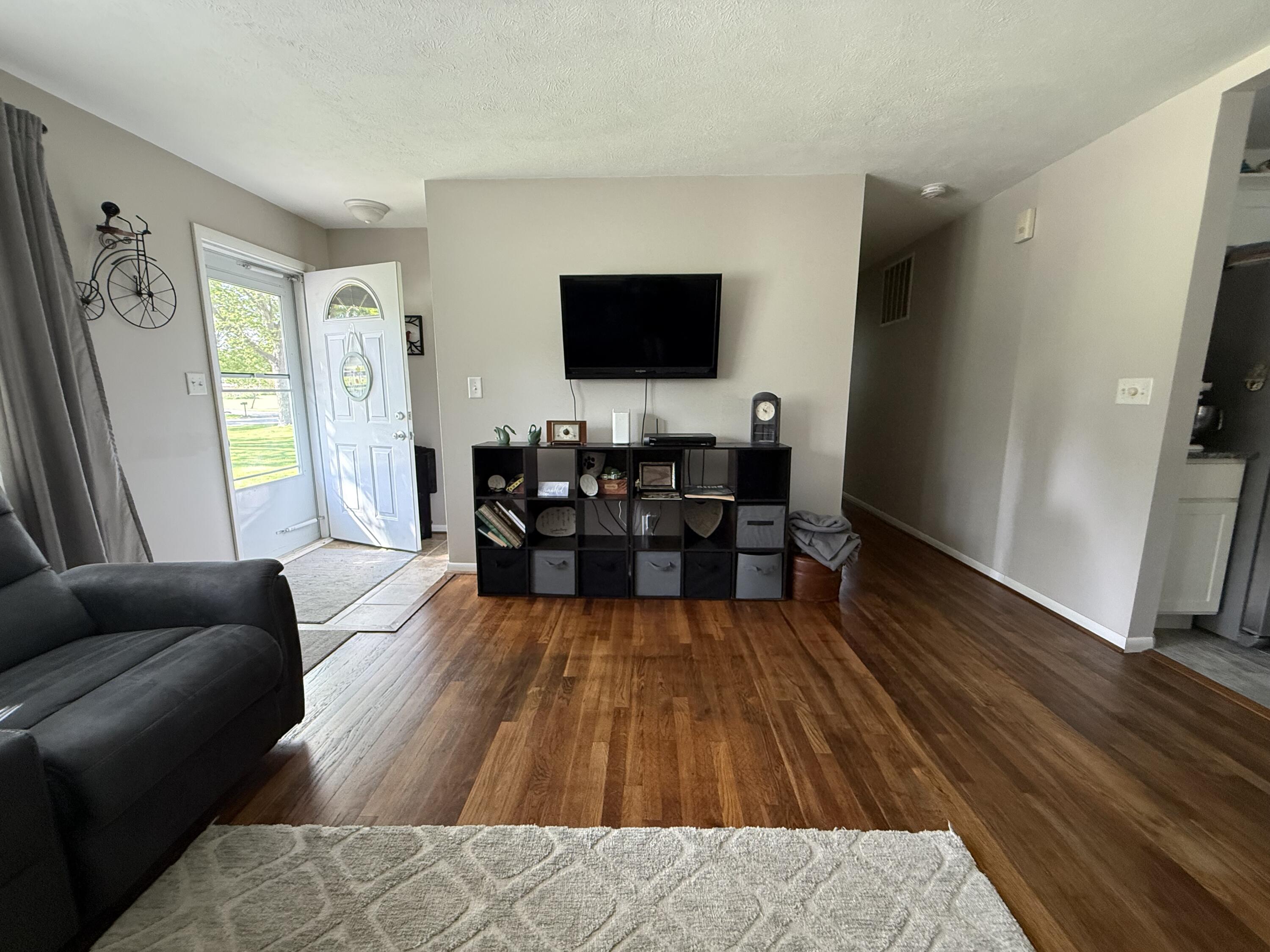 7727 Dakota Street, Merrillville, IN 46410; Image #9