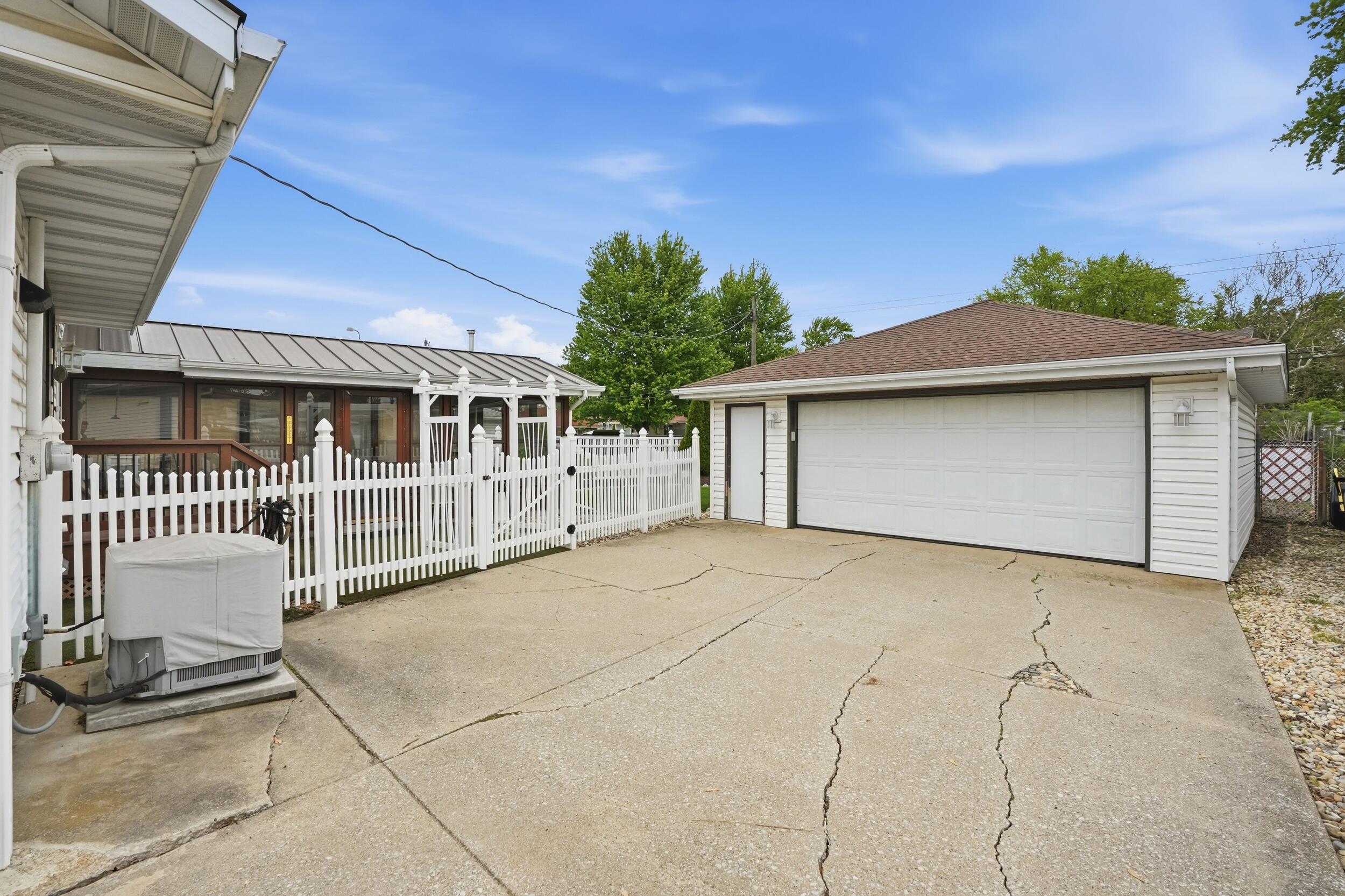 3523 41st Place, Highland, IN 46322; Image #20