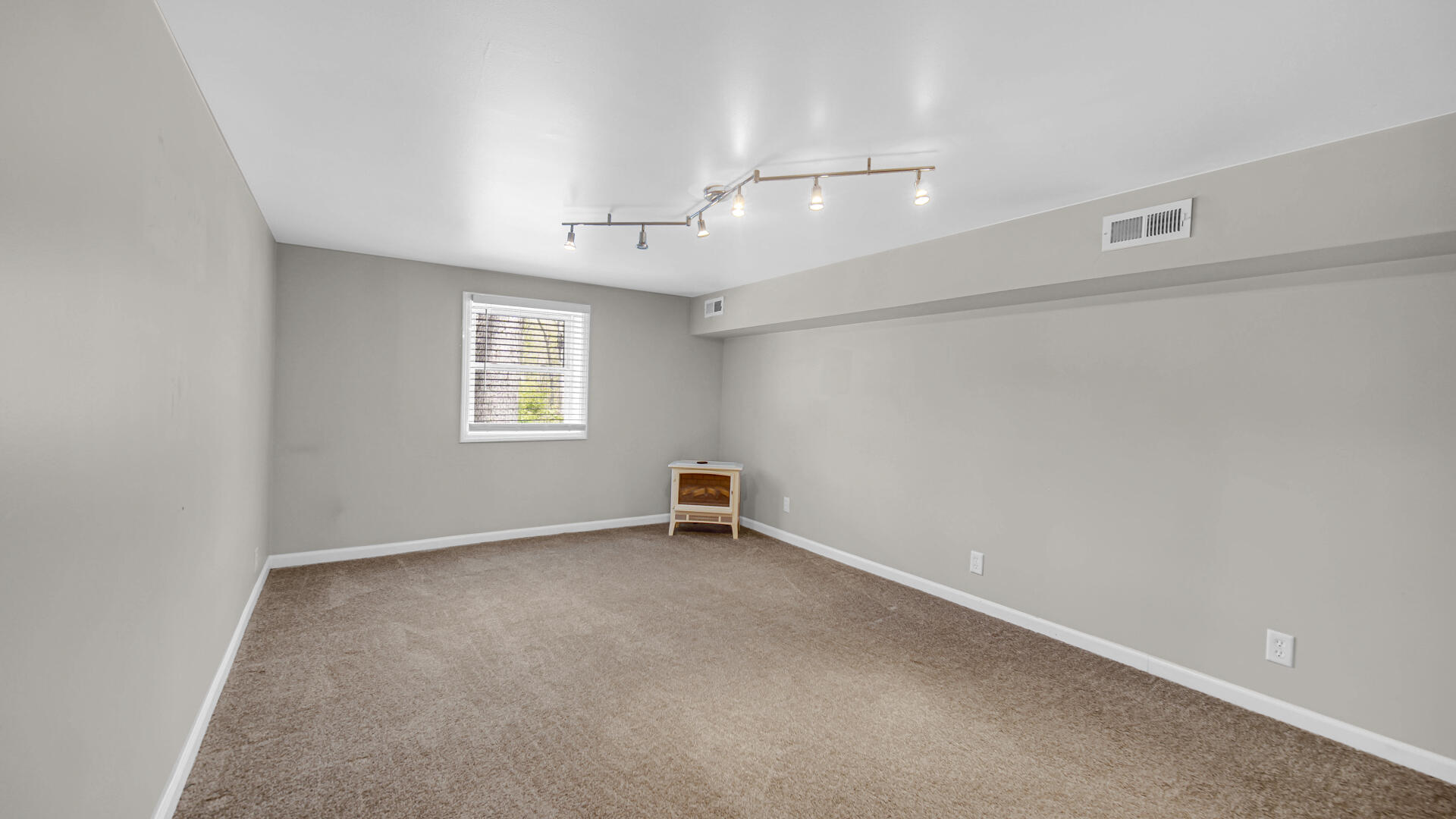 55 Spectacle Drive, Valparaiso, IN 46383; Image #16