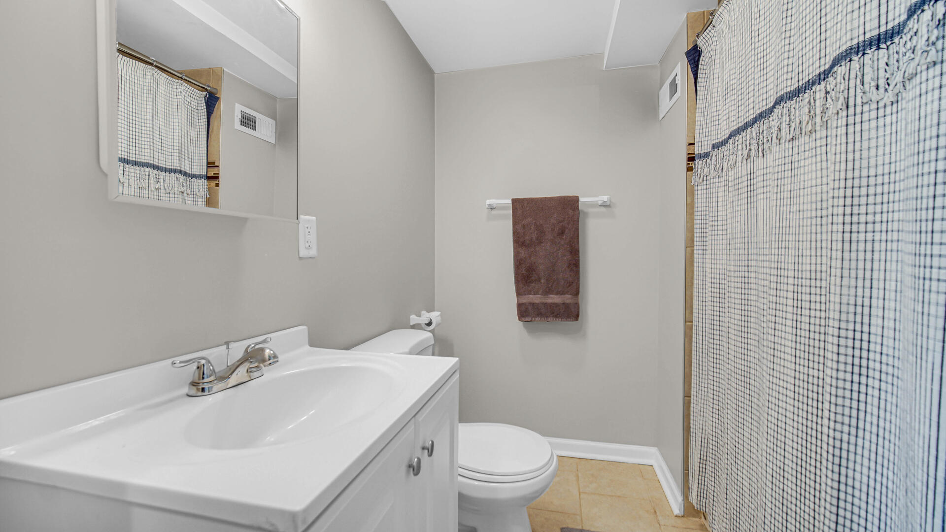 55 Spectacle Drive, Valparaiso, IN 46383; Image #17
