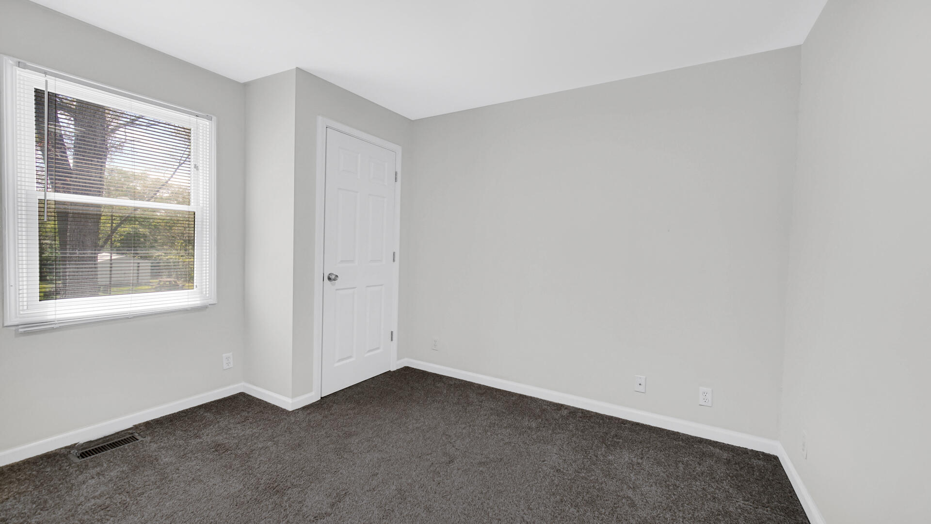 55 Spectacle Drive, Valparaiso, IN 46383; Image #25