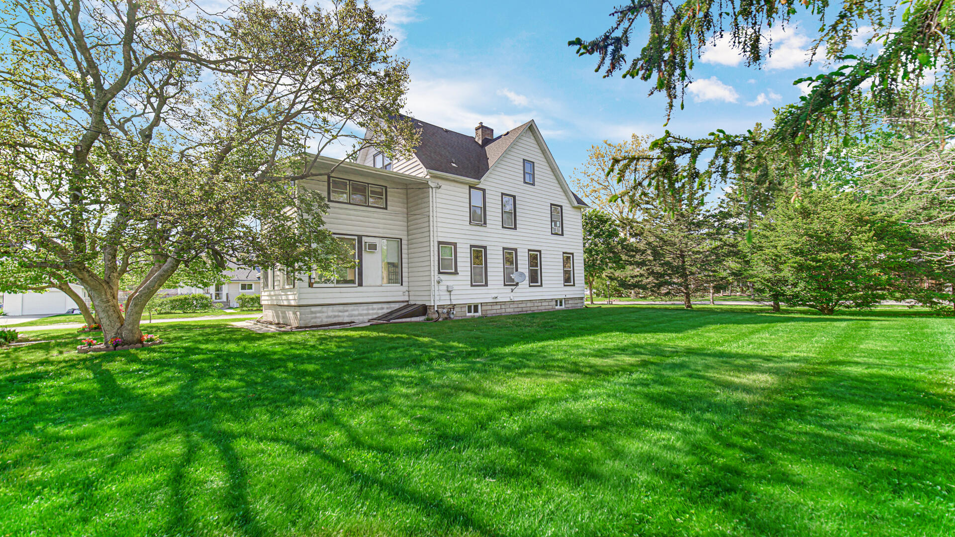 402 E Indiana Avenue, Chesterton, IN 46304; Image #3