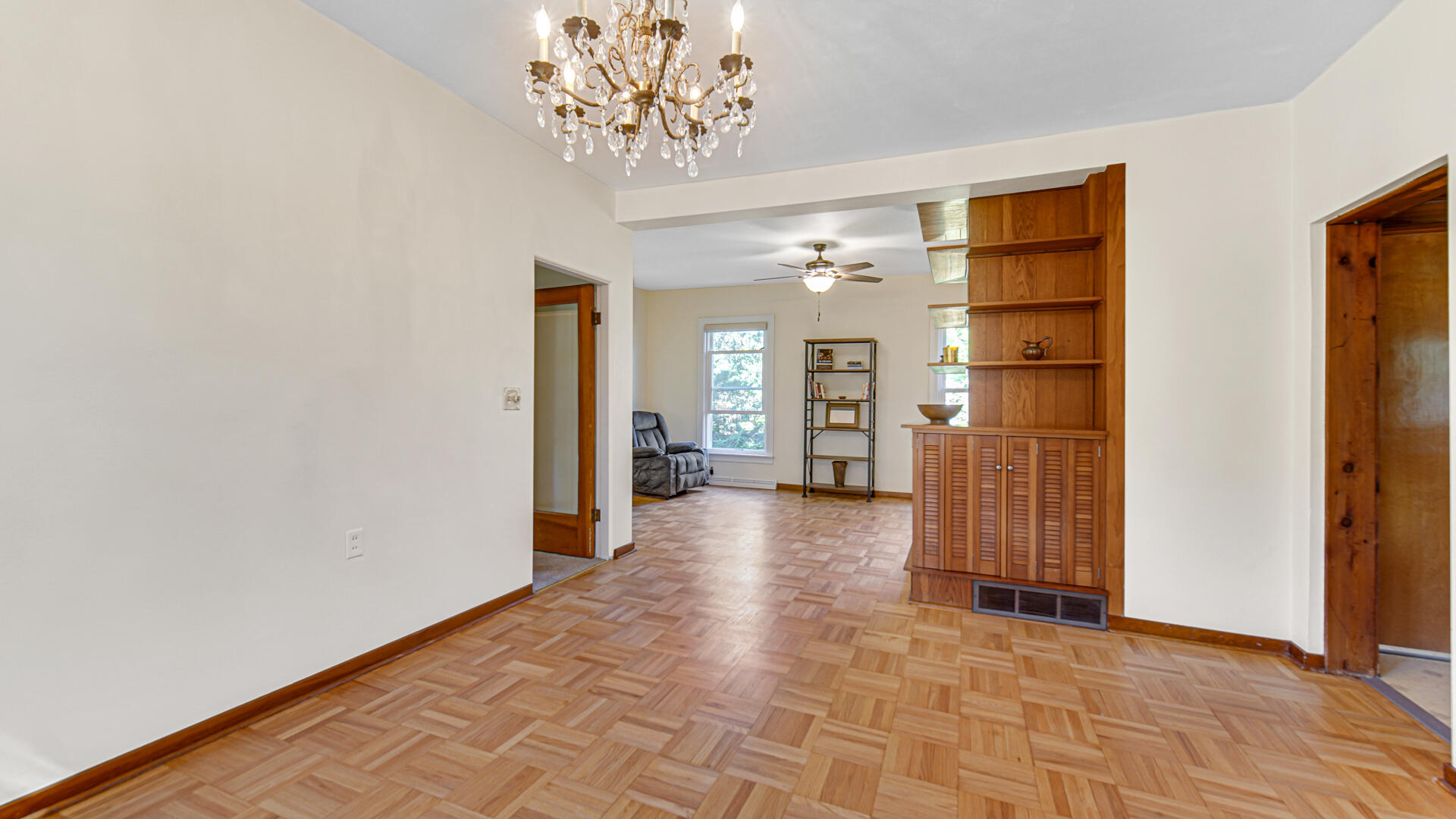 402 E Indiana Avenue, Chesterton, IN 46304; Image #7