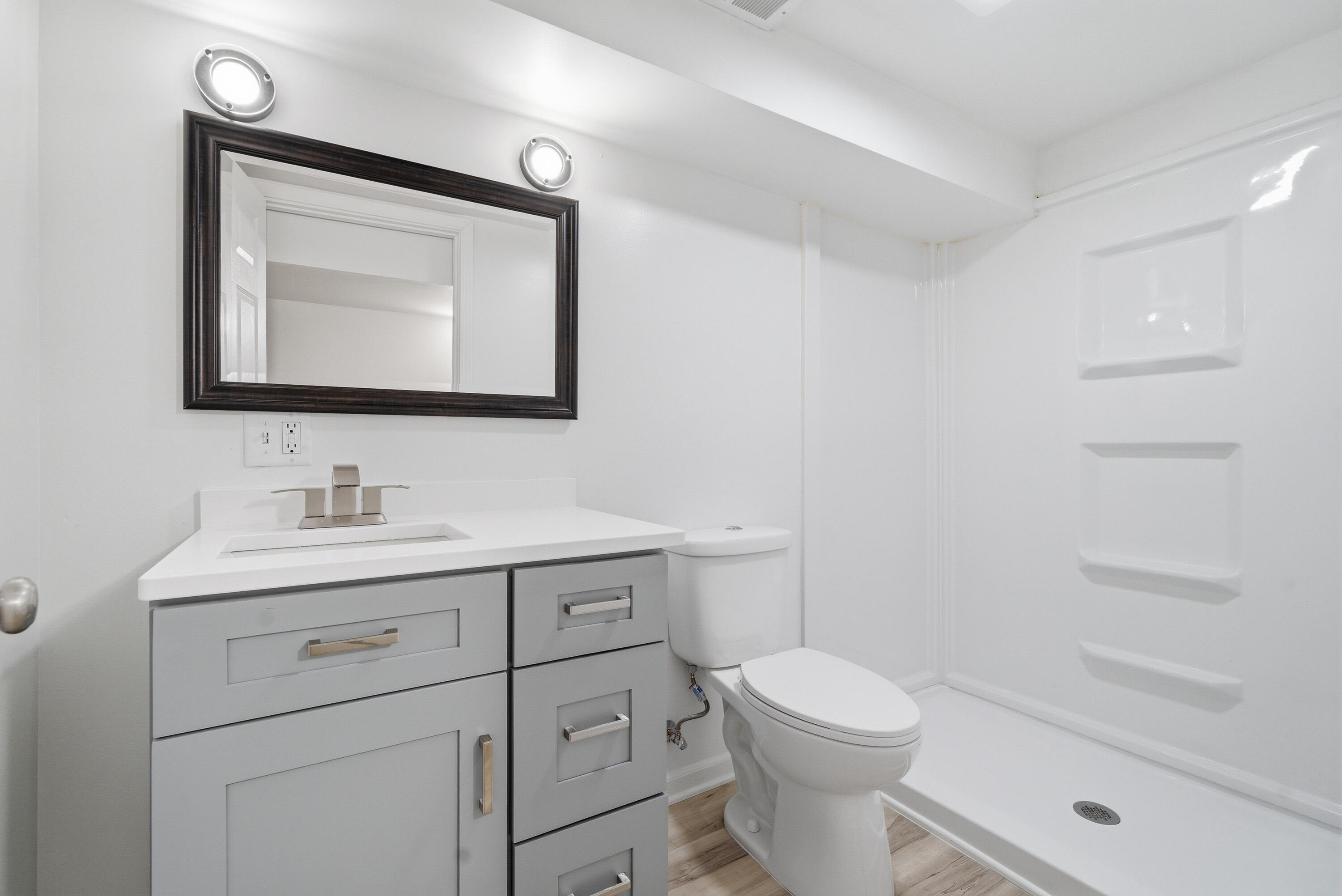 7325 Locust Avenue, Gary, IN 46403; Image #28