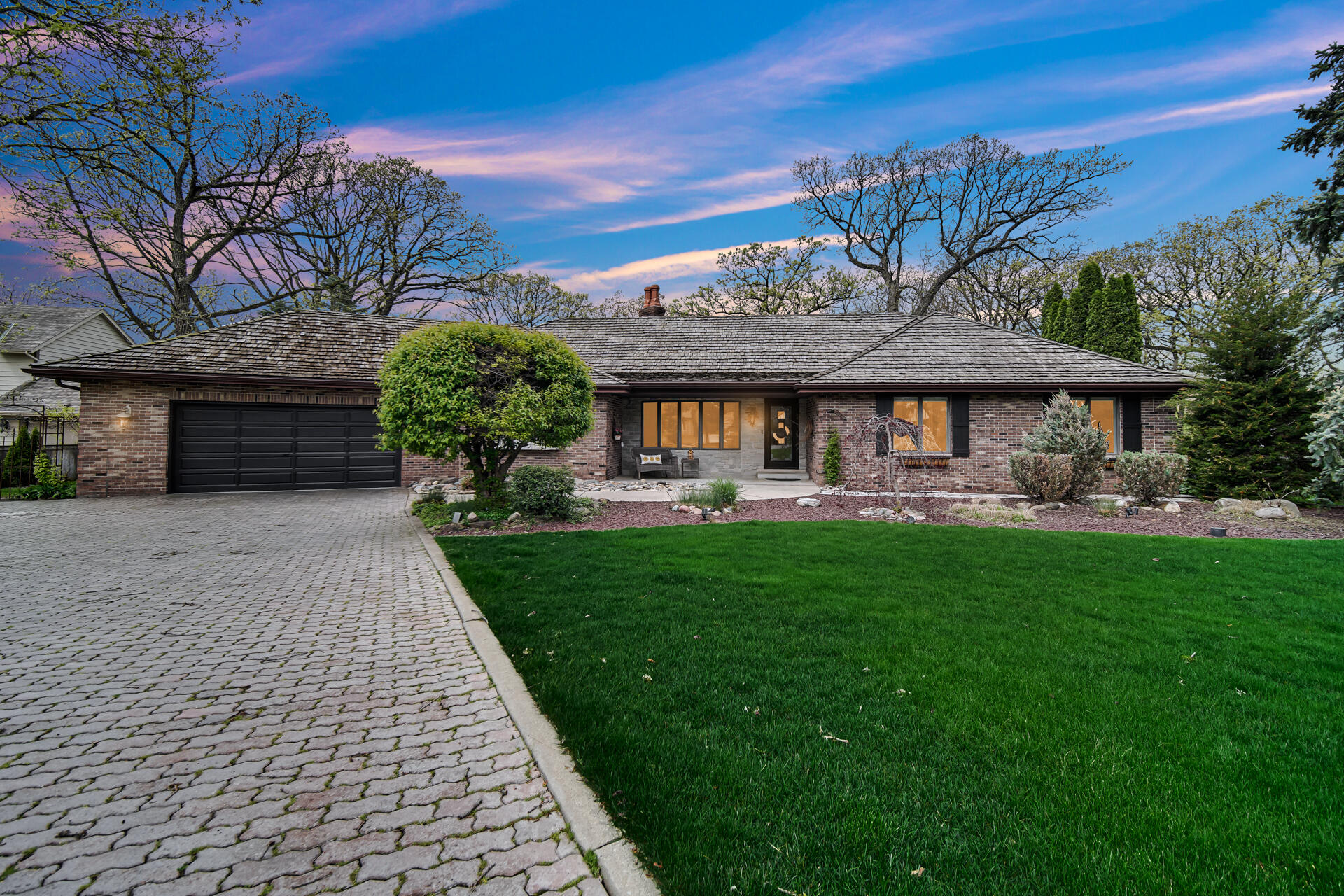 9894 W Oakridge Drive, St. John, IN 46373; Image #2