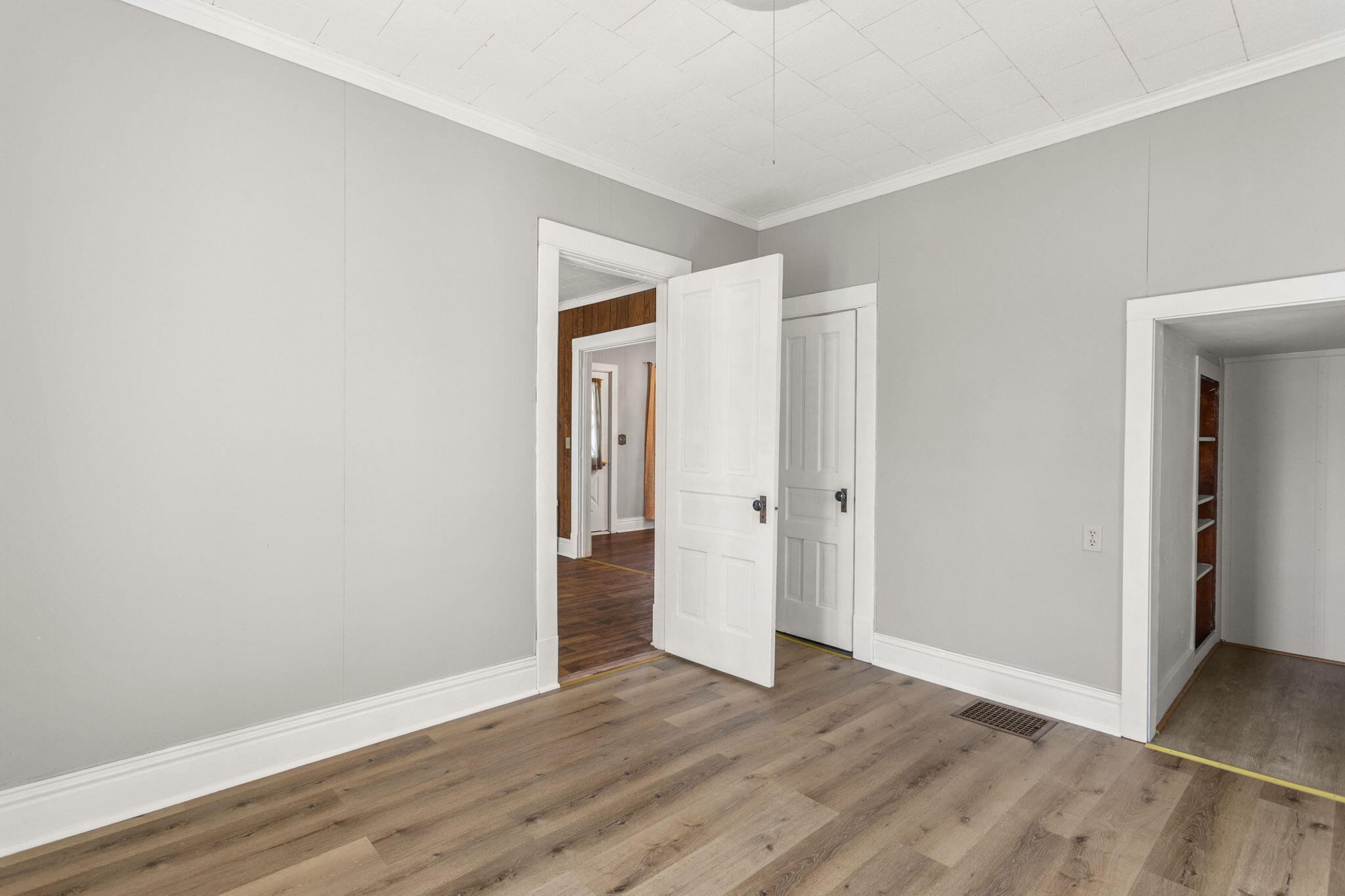 307 E Oneida Street, La Crosse, IN 46348; Image #14