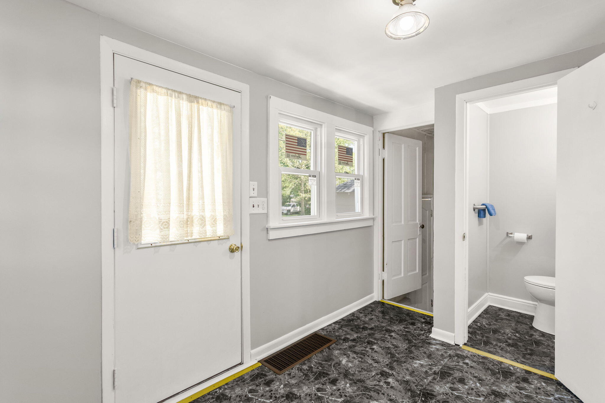 307 E Oneida Street, La Crosse, IN 46348; Image #25