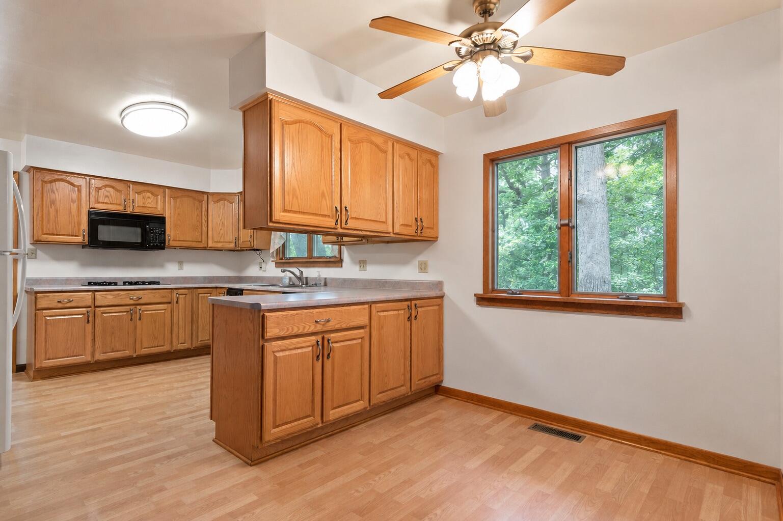 9096 Knickerbocker Street, St. John, IN 46373; Image #10