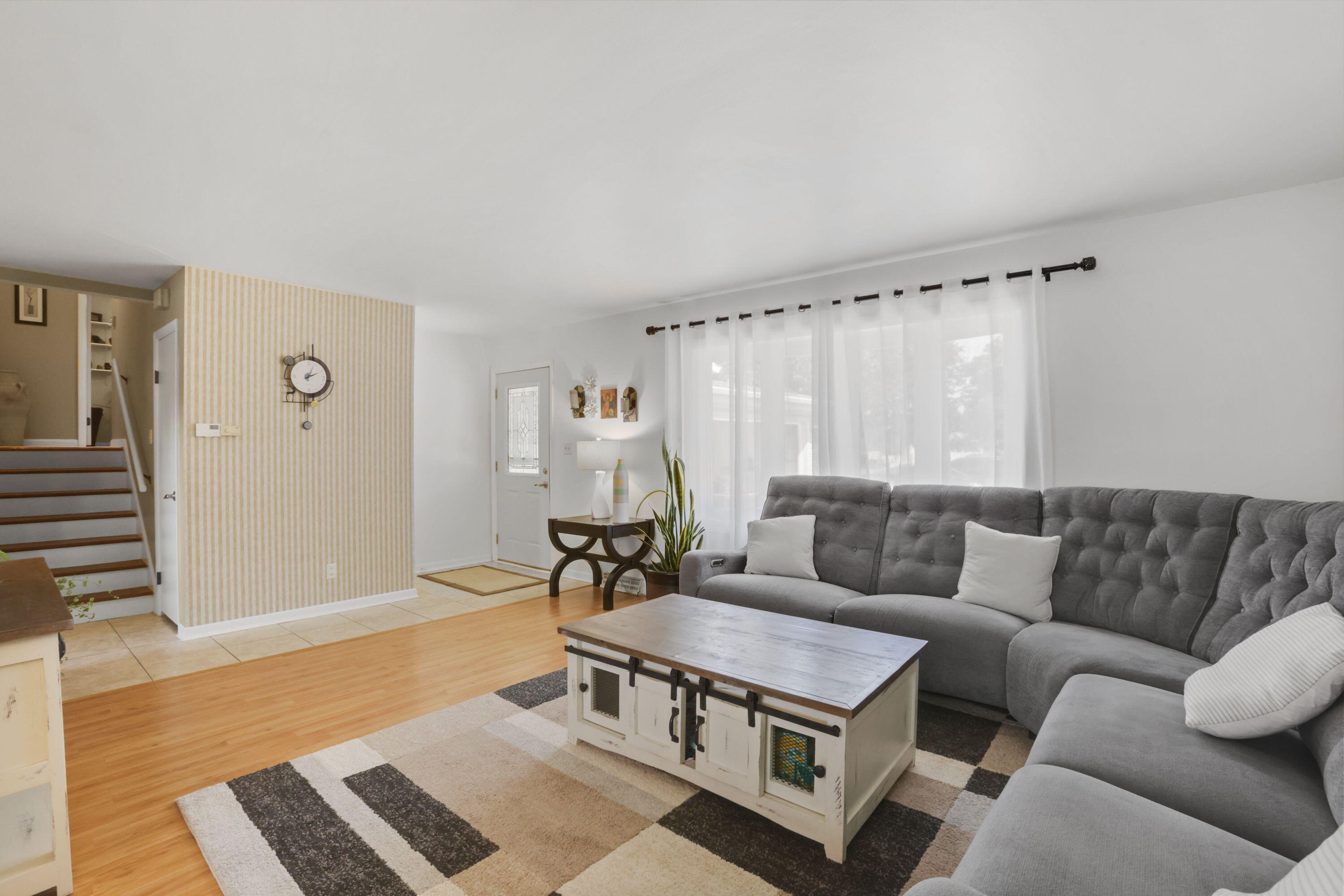 8612 Jefferson Avenue, Munster, IN 46321; Image #2