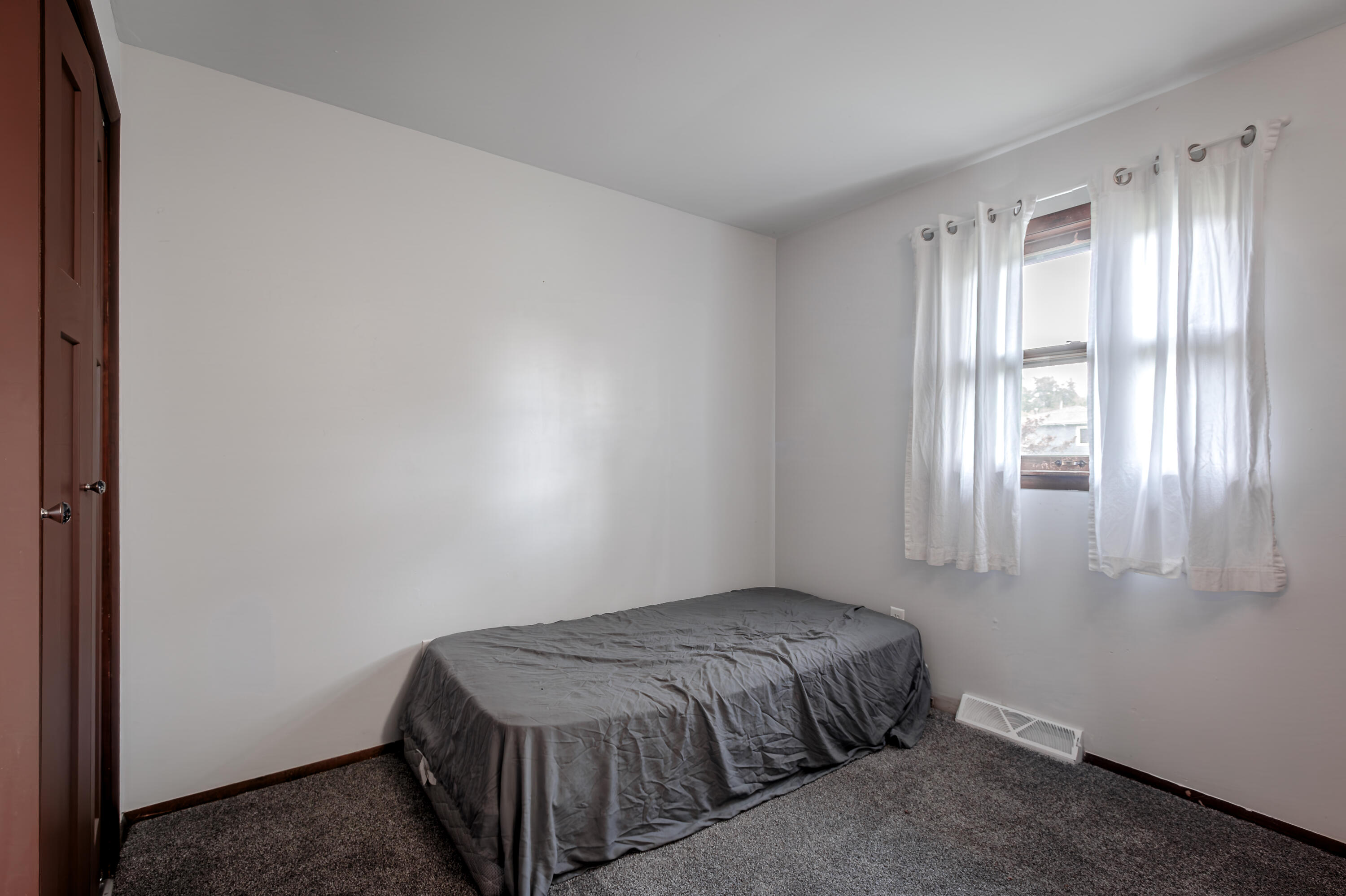 5768 Evergreen Avenue, Portage, IN 46368; Image #16