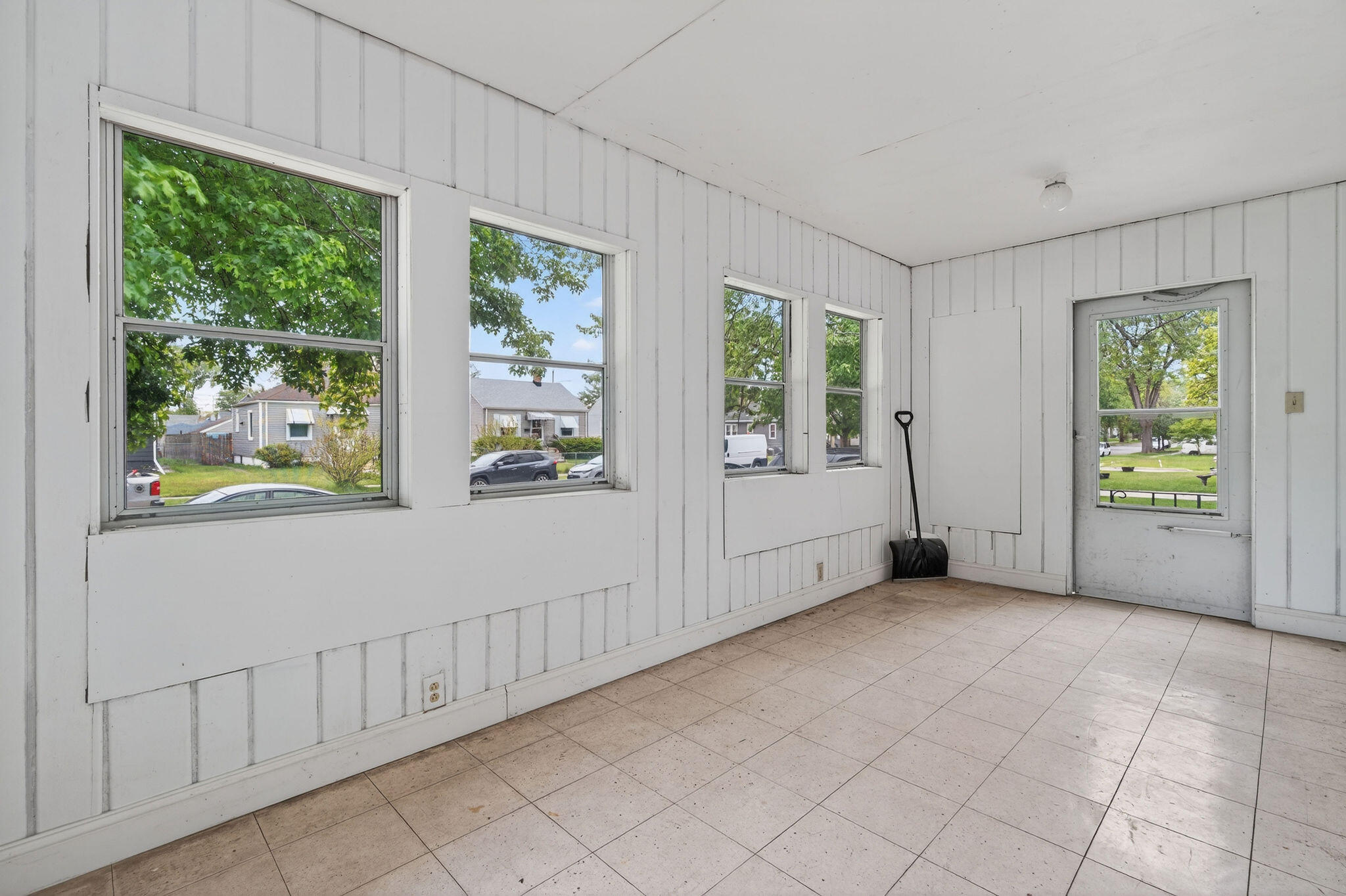 6542 S Mccook Avenue, Hammond, IN 46323; Image #4