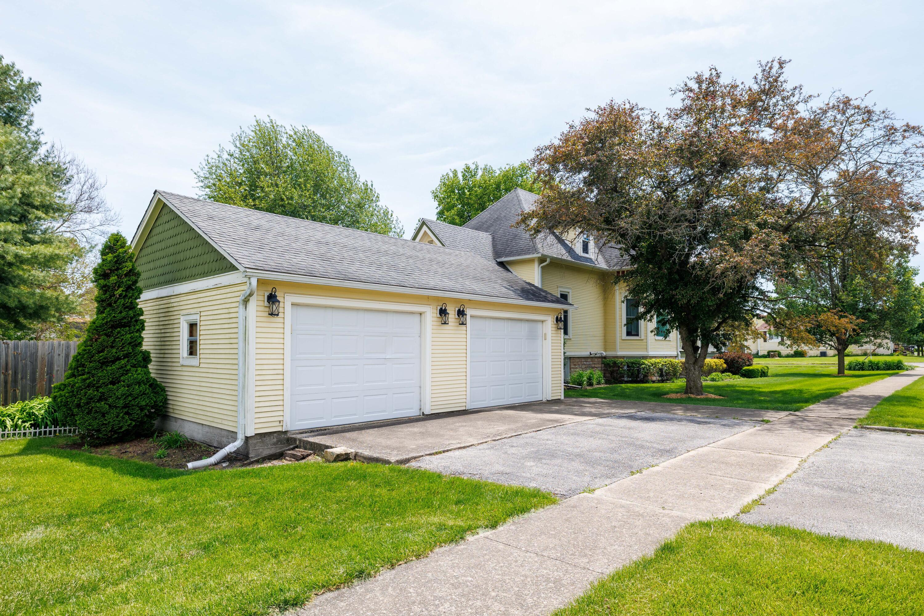 202 E Iroquois Street, Kentland, IN 47951; Image #2