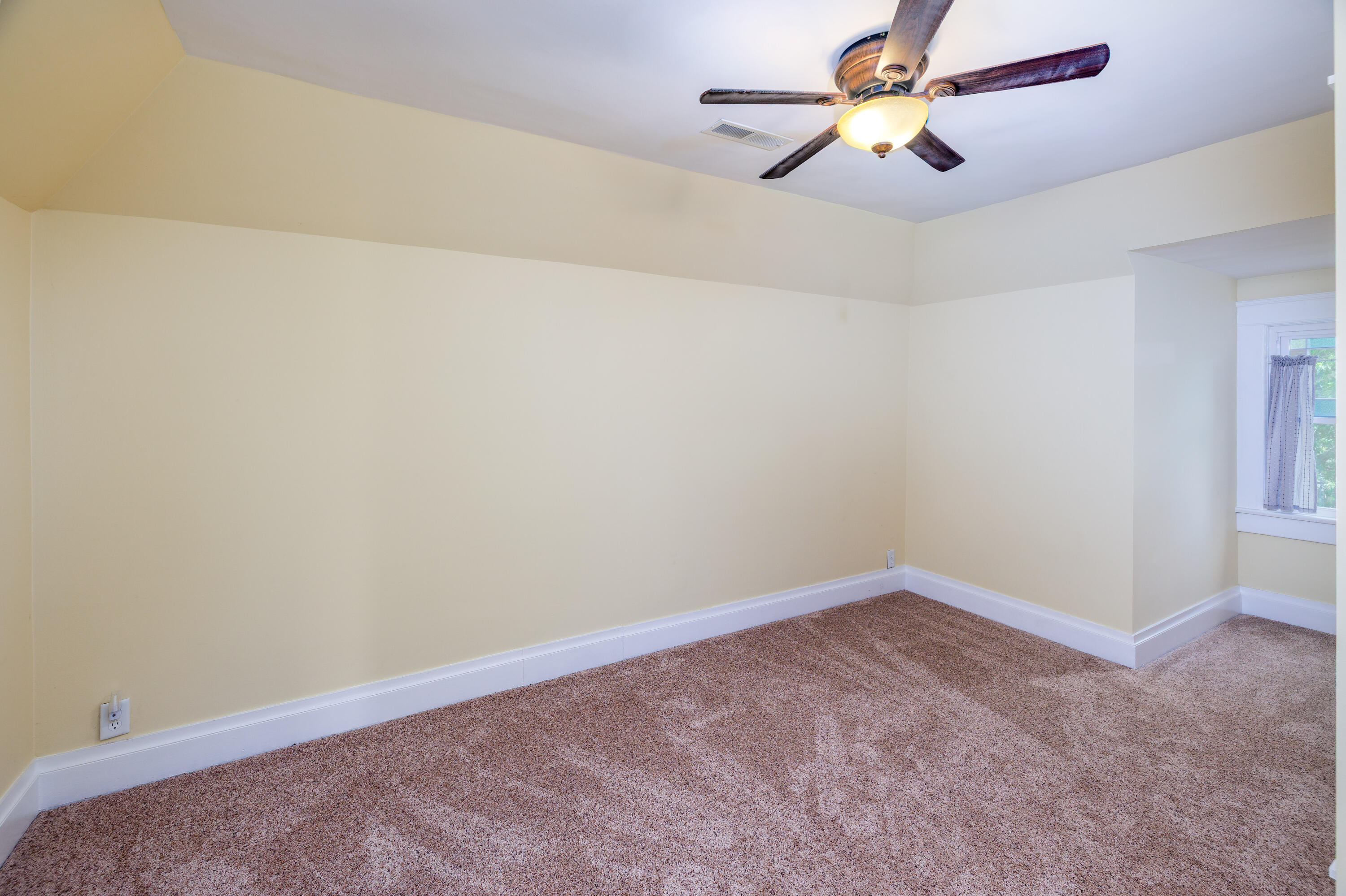202 E Iroquois Street, Kentland, IN 47951; Image #42