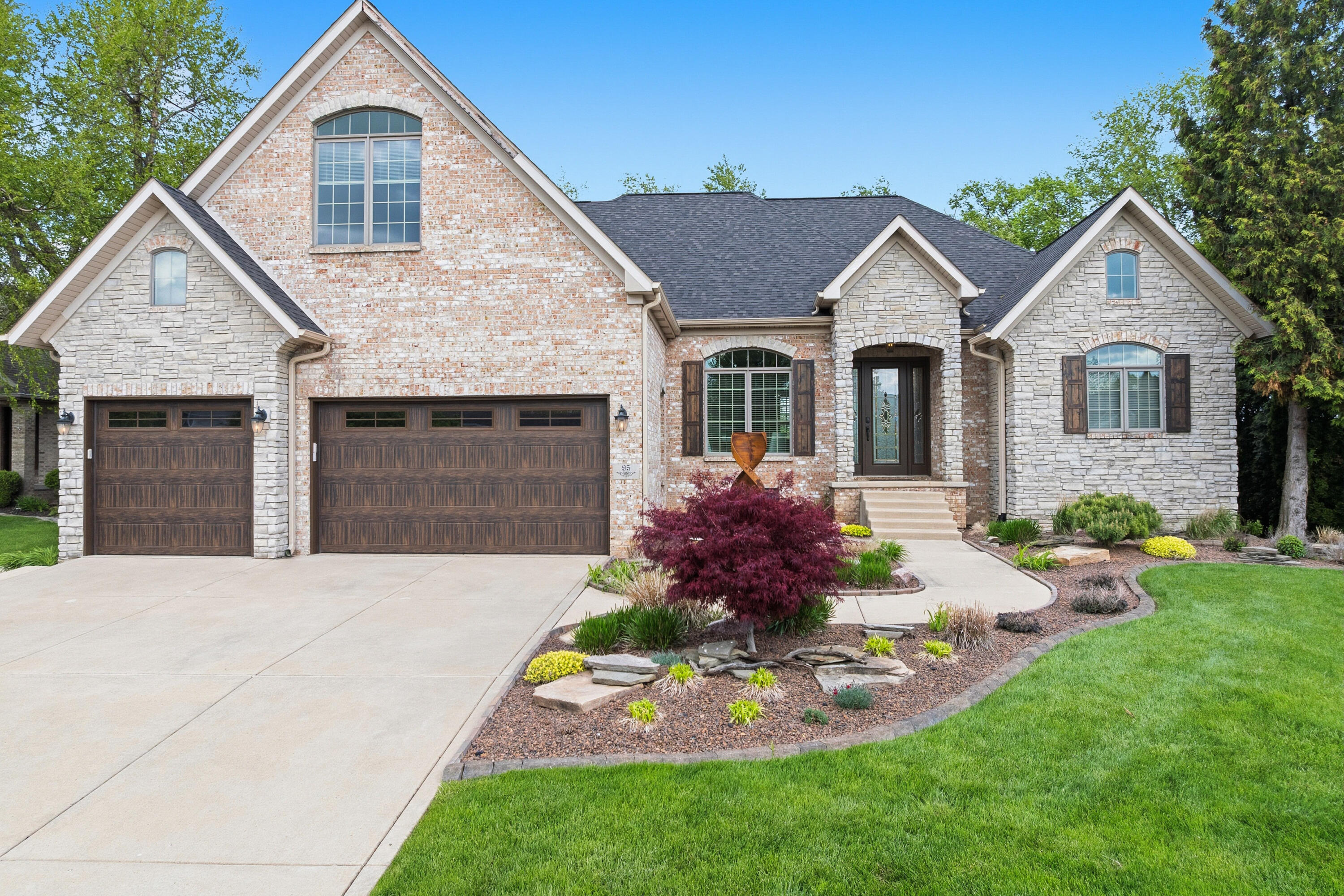 95 Scotscraig Drive, Valparaiso, IN 46385; Image #1