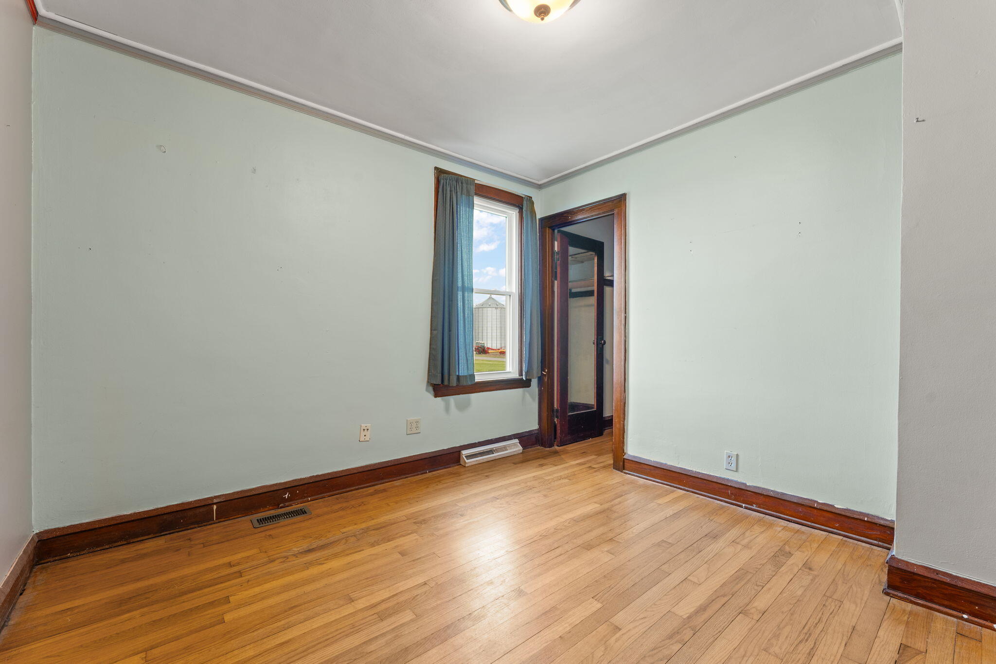 492 S 350 W, Valparaiso, IN 46385; Image #17