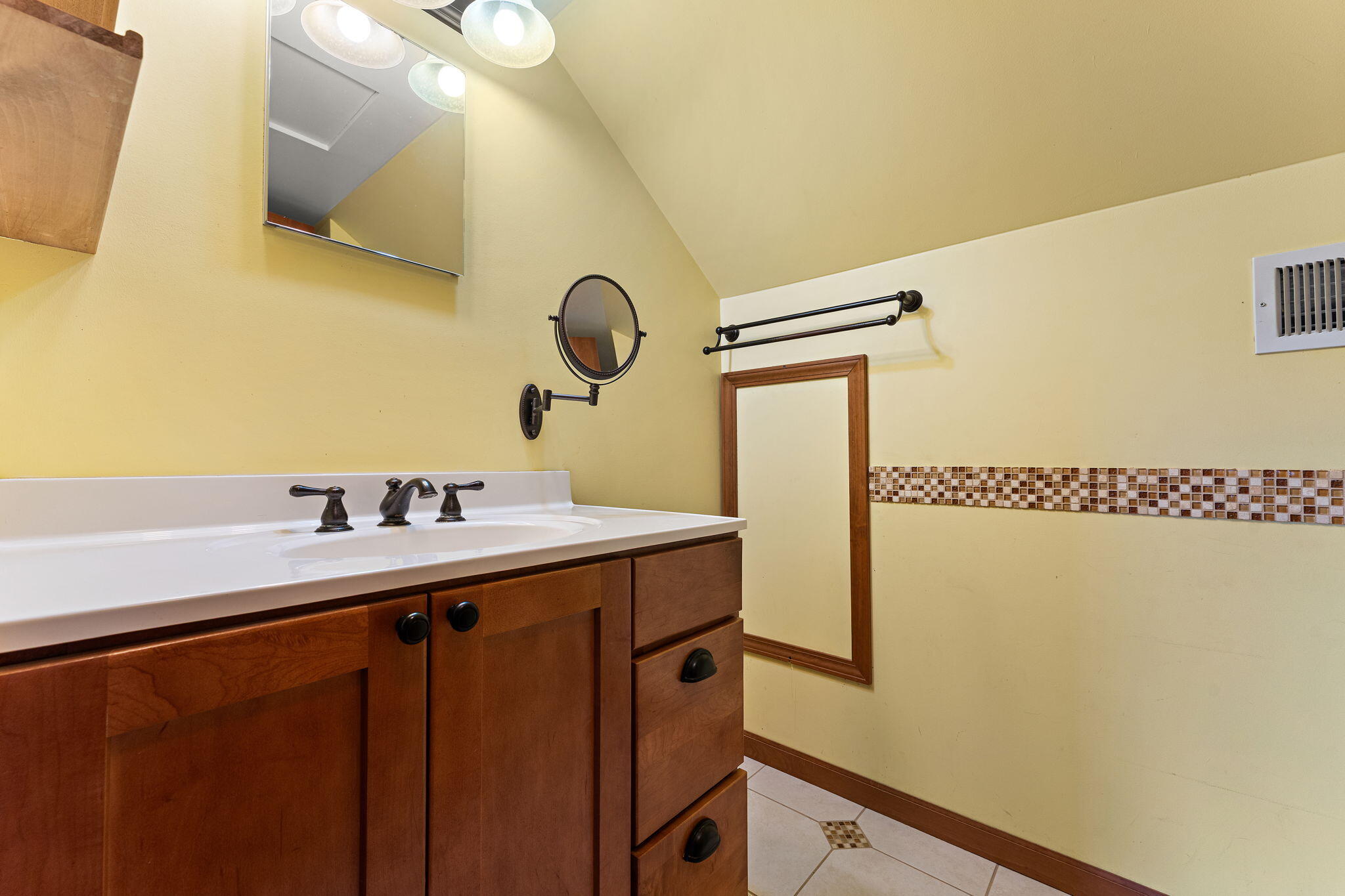 492 S 350 W, Valparaiso, IN 46385; Image #22