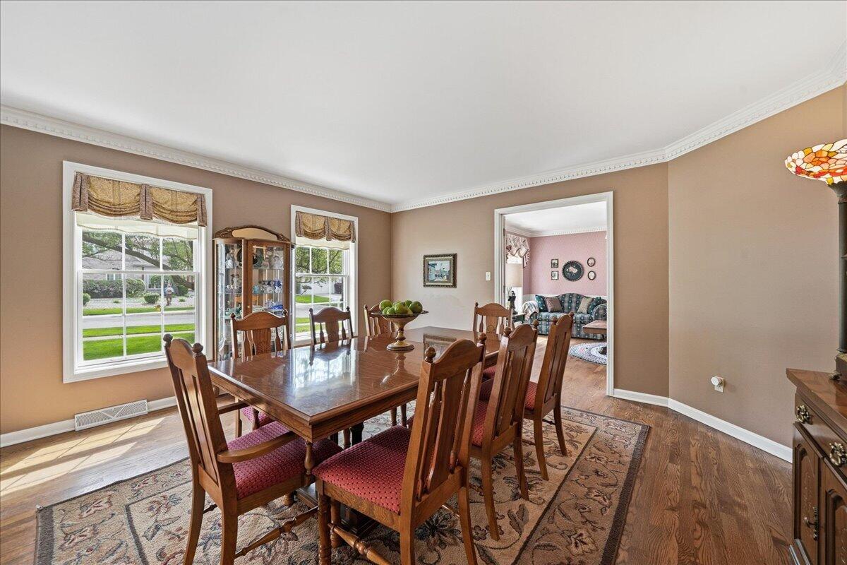 10204 Devonshire Lane, Munster, IN 46321; Image #11