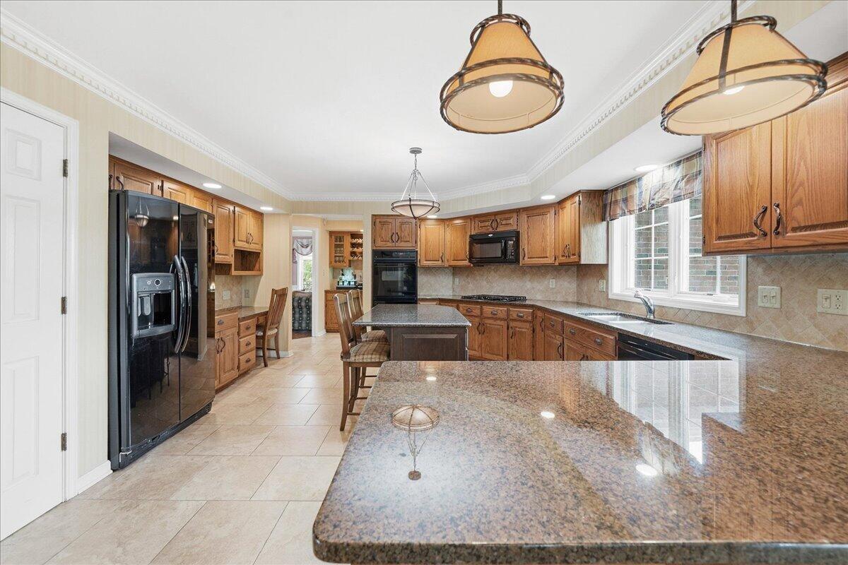10204 Devonshire Lane, Munster, IN 46321; Image #18