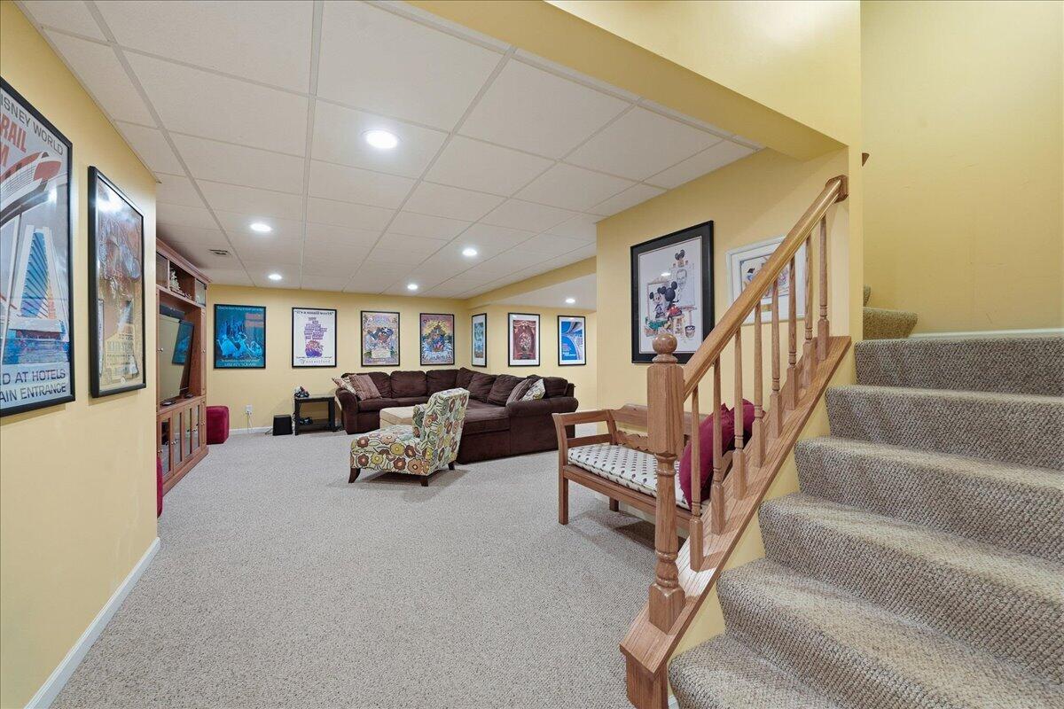 10204 Devonshire Lane, Munster, IN 46321; Image #36