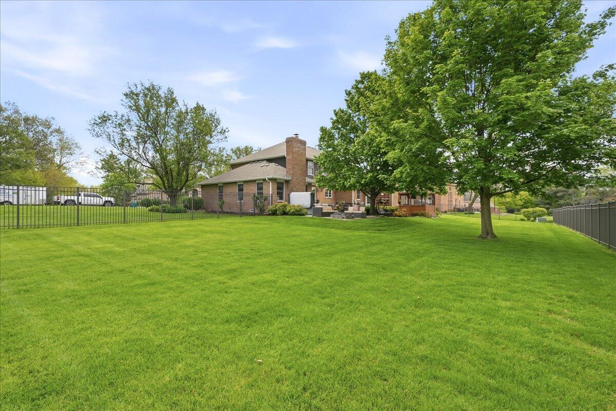 10204 Devonshire Lane, Munster, IN 46321; Image #54