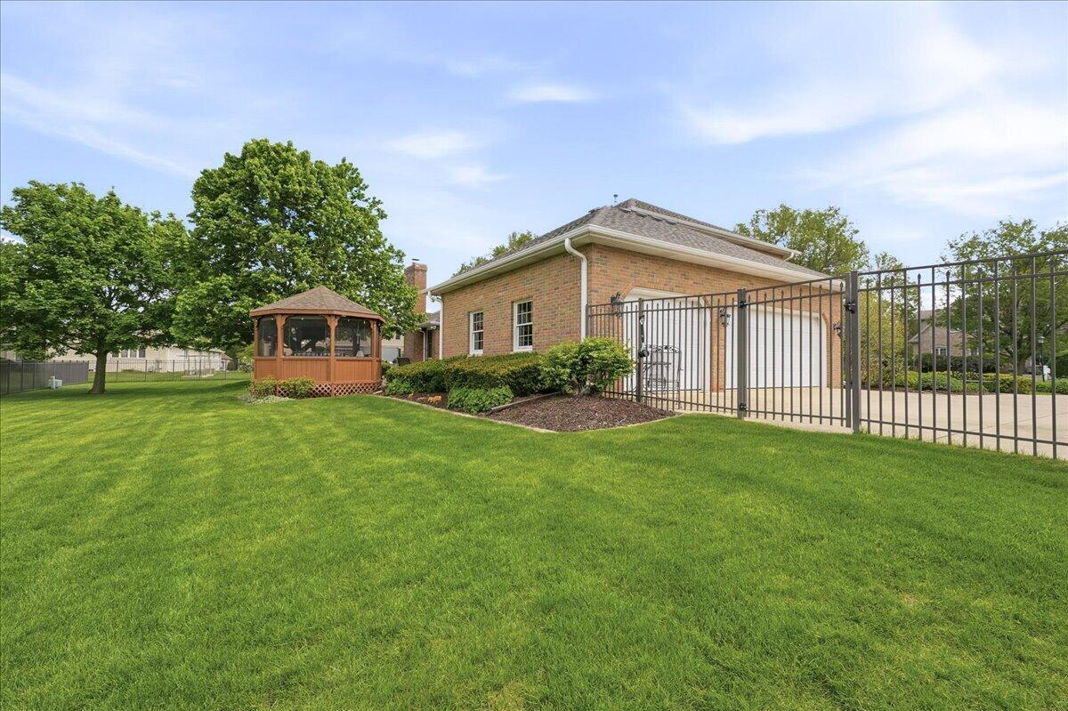 10204 Devonshire Lane, Munster, IN 46321; Image #56