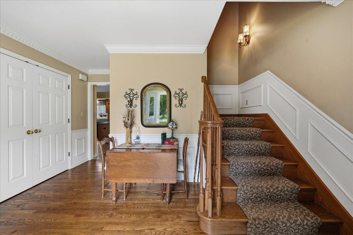 10204 Devonshire Lane, Munster, IN 46321; Image #7