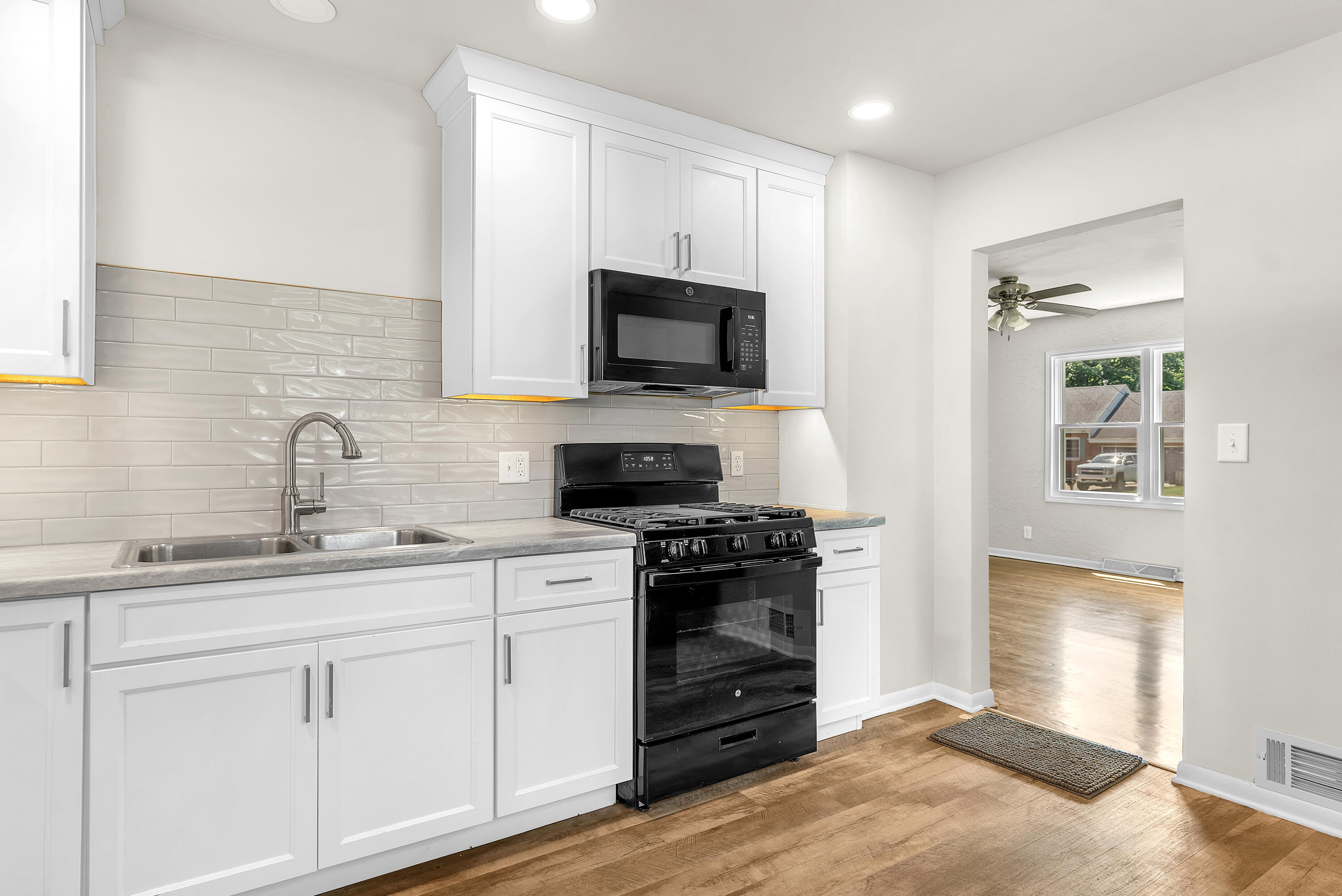 2851 44th Street, Highland, IN 46322; Image #10