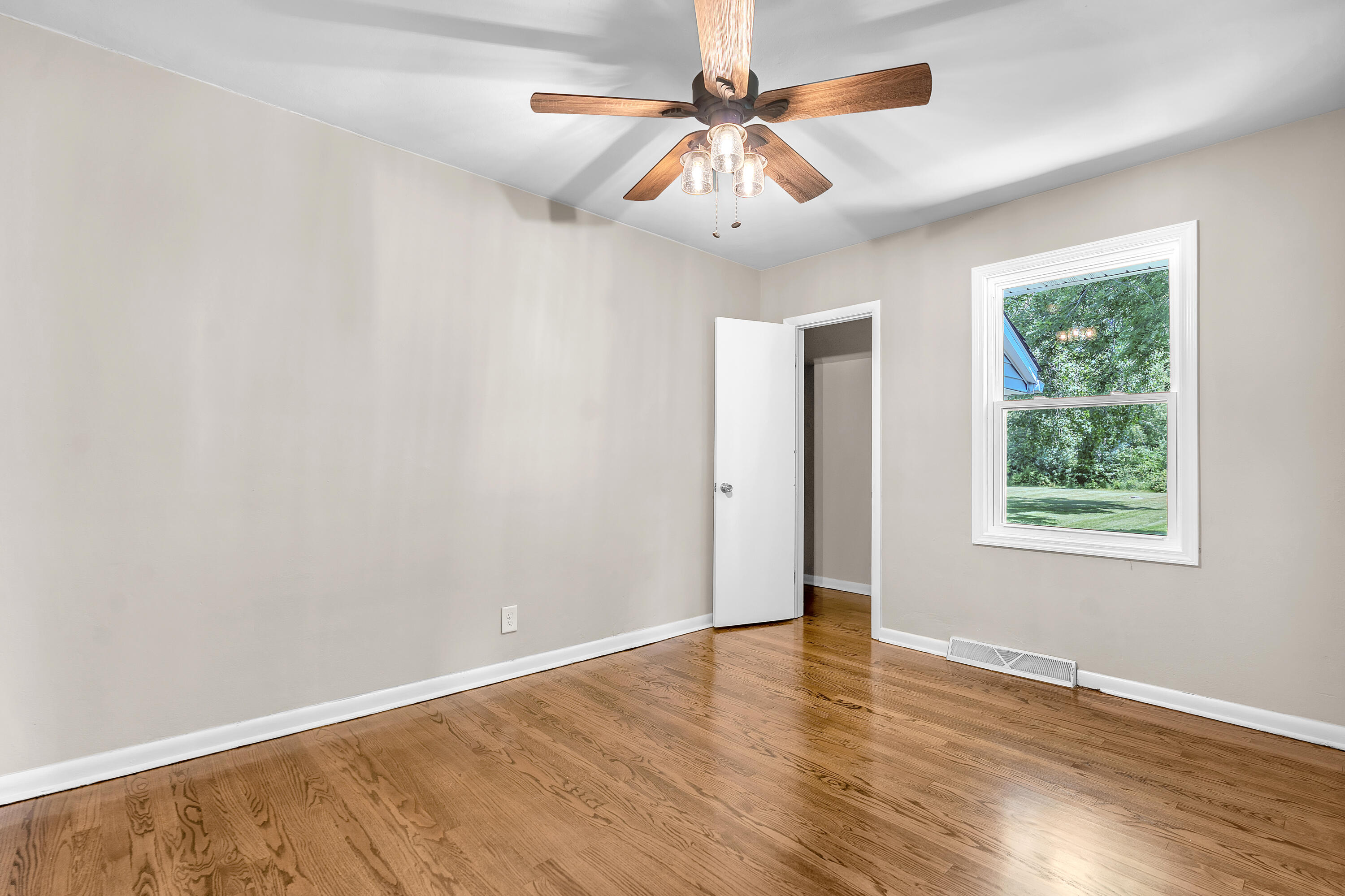 2851 44th Street, Highland, IN 46322; Image #17