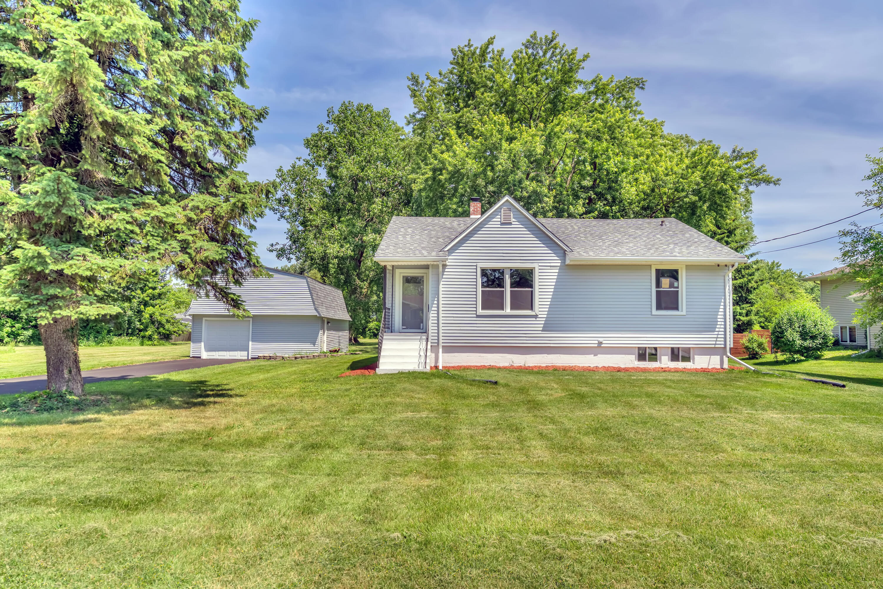 2851 44th Street, Highland, IN 46322; Image #2