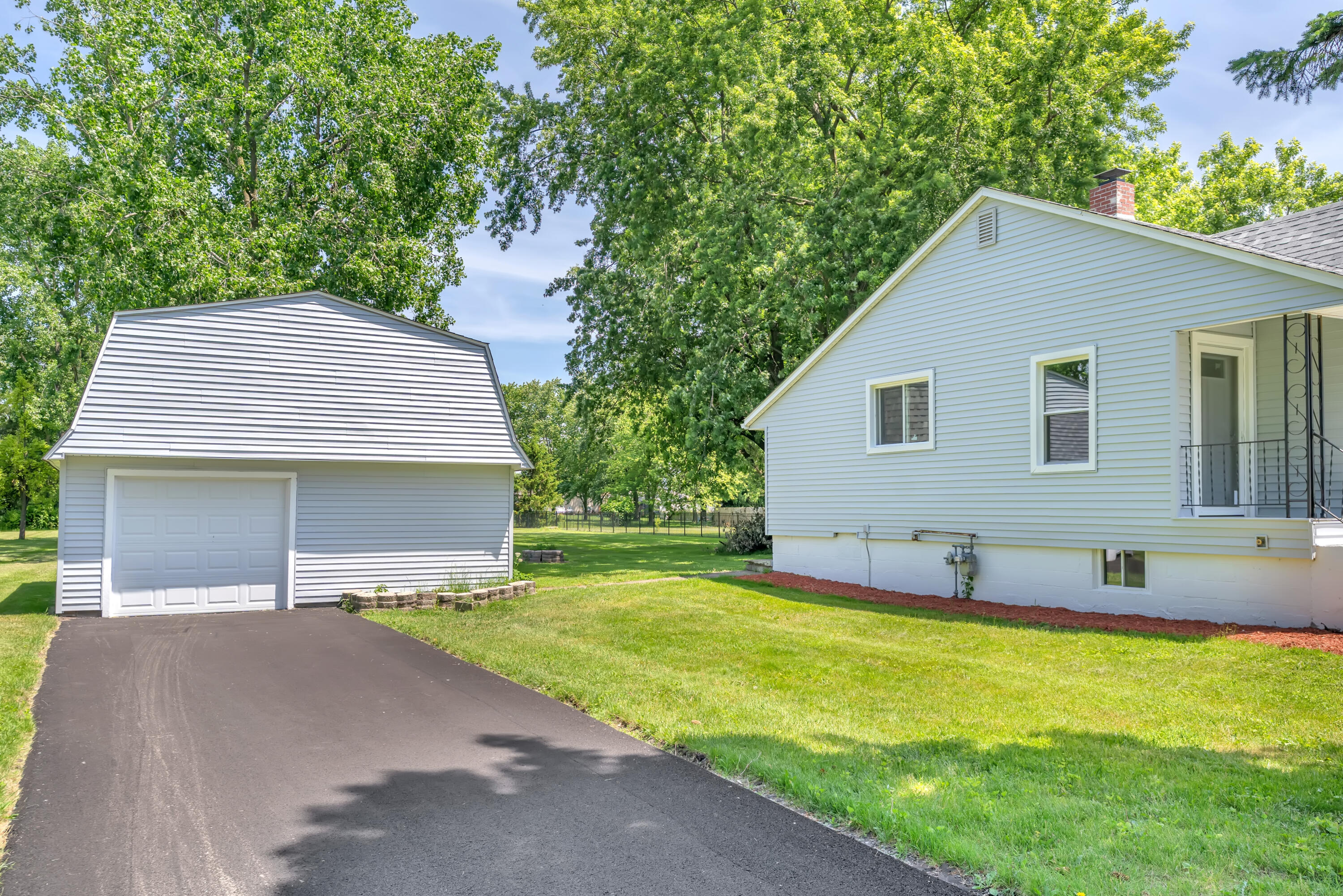 2851 44th Street, Highland, IN 46322; Image #3