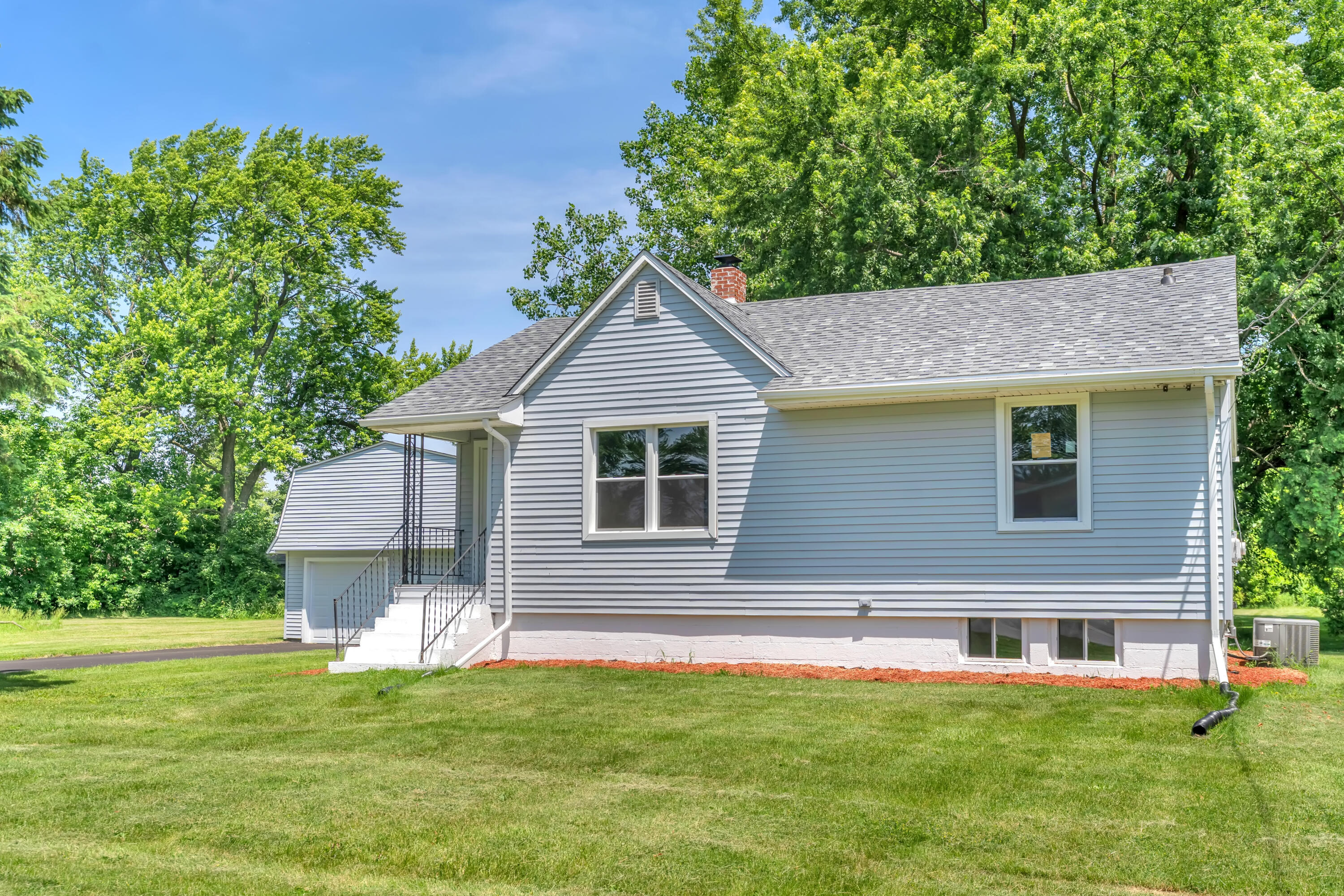 2851 44th Street, Highland, IN 46322; Image #5