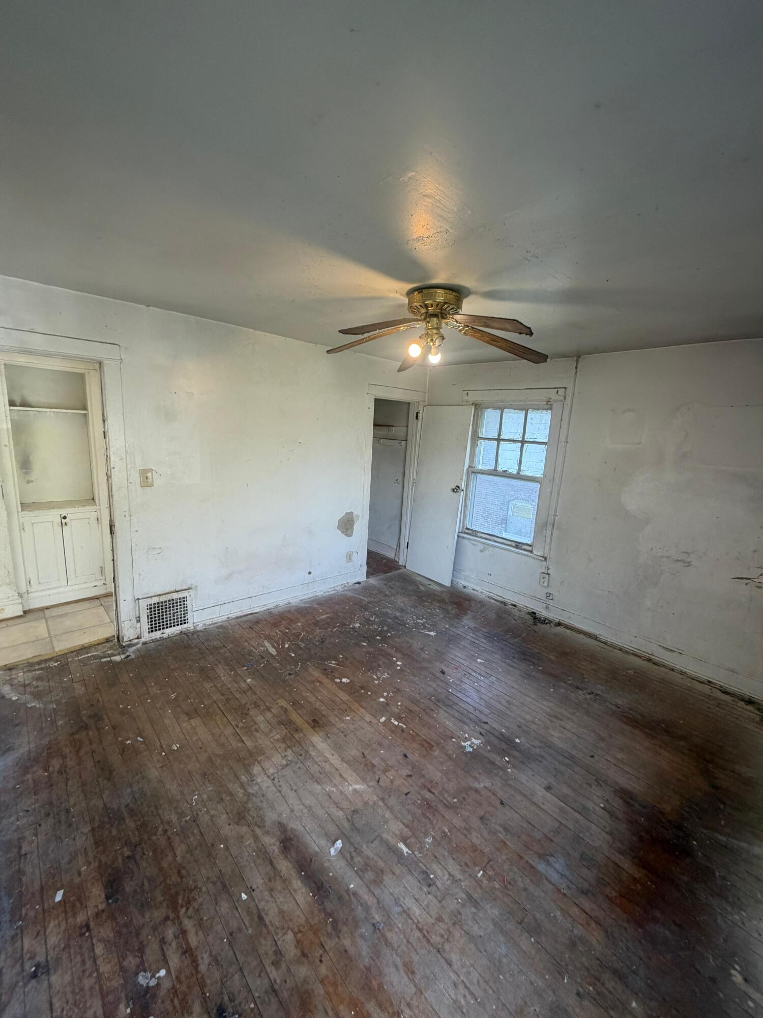 809 Pierce Street, Gary, IN 46402; Image #10