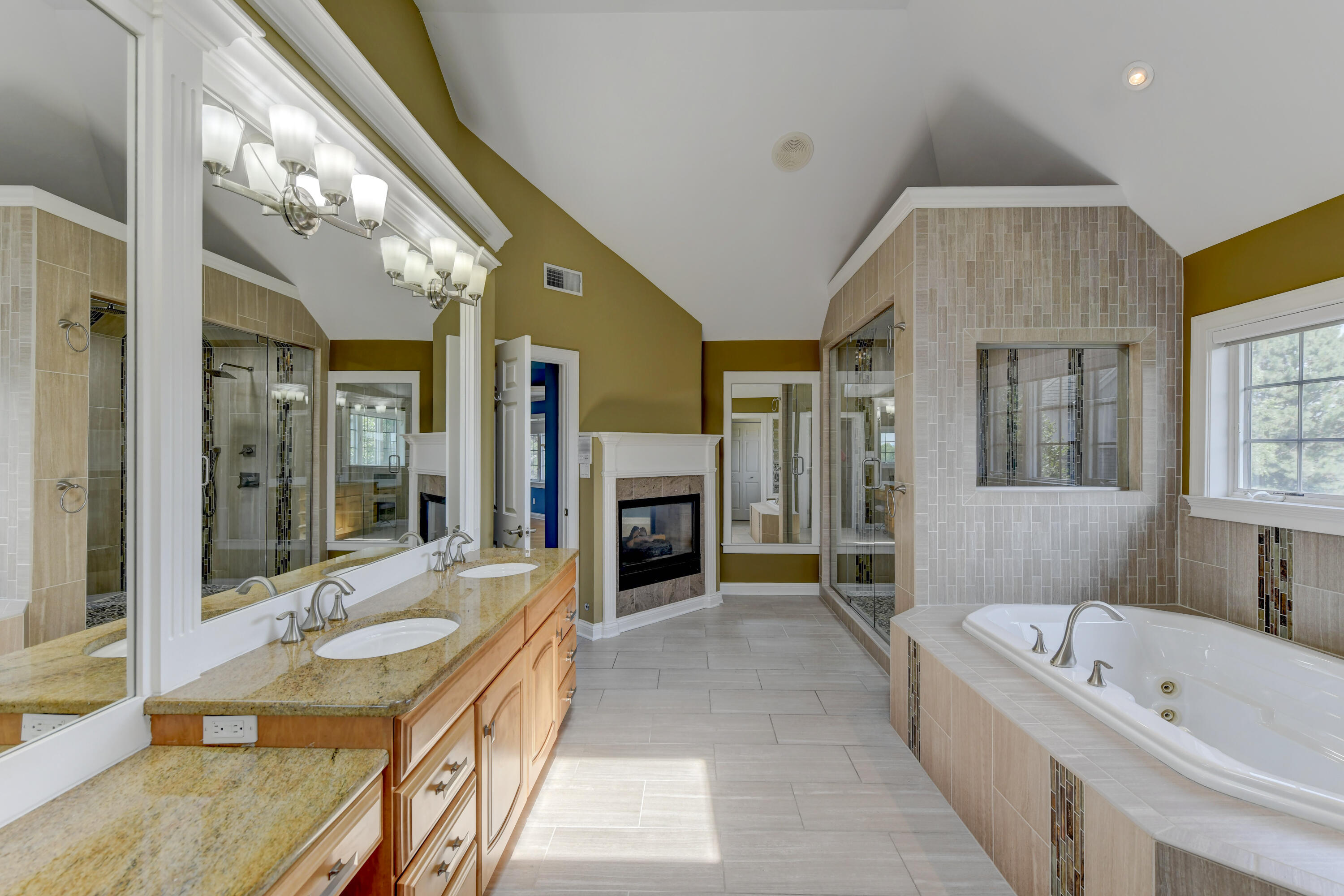 10135 Cherrywood Lane, Munster, IN 46321; Image #32