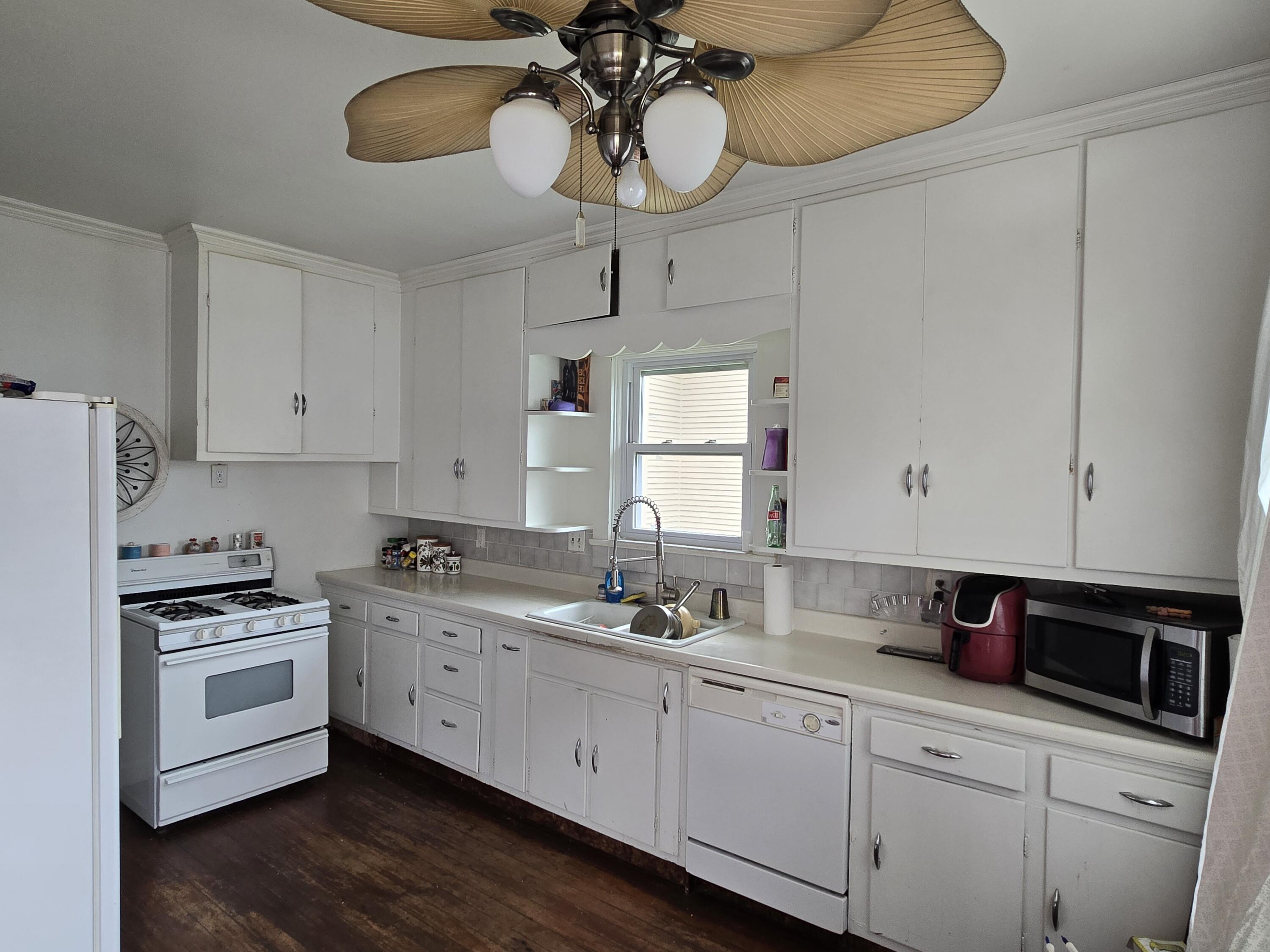 202 G Street, La Porte, IN 46350; Image #8